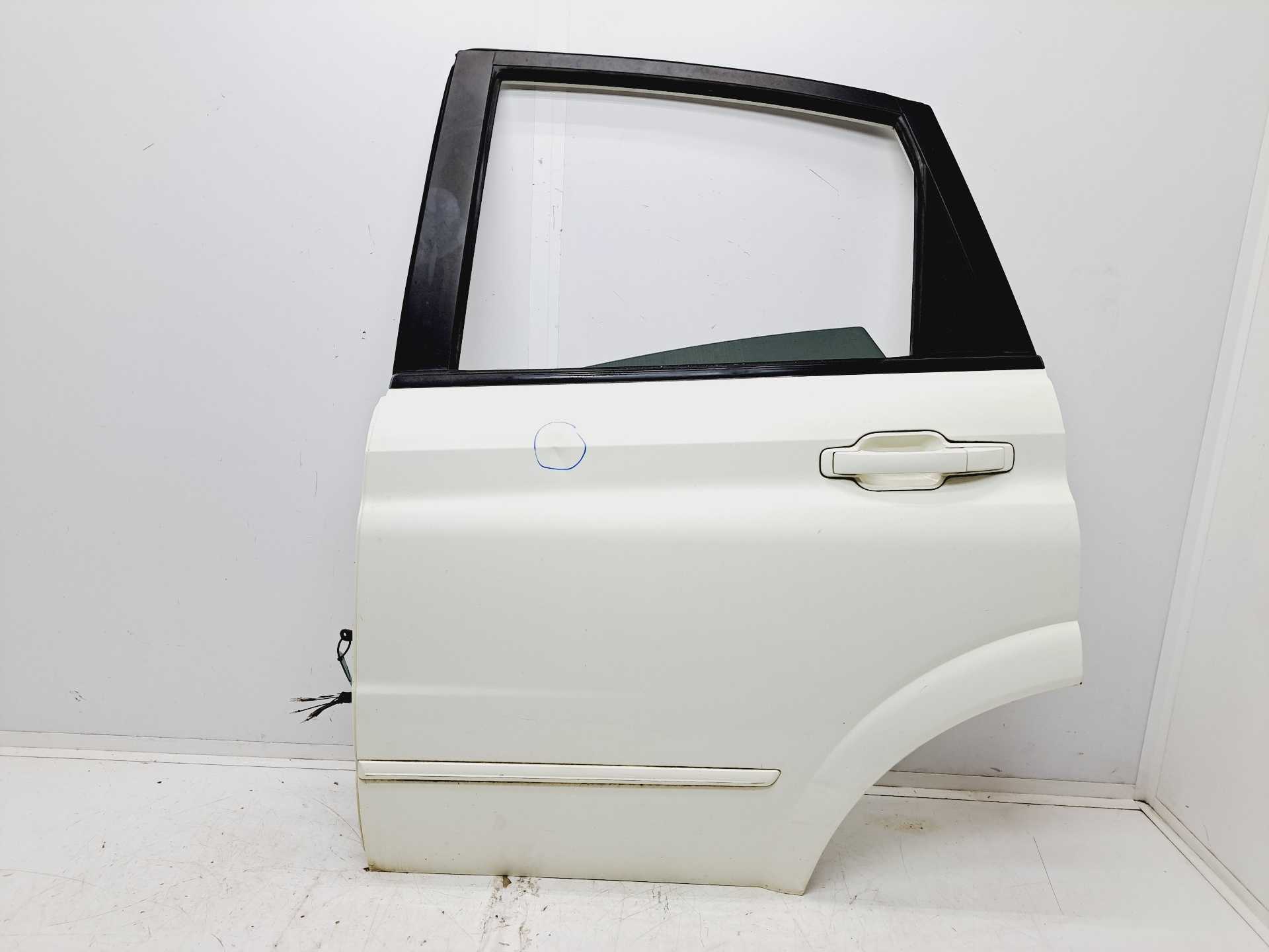 Recambio de puerta trasera izquierda para ssangyong actyon 200 xdi referencia OEM IAM   