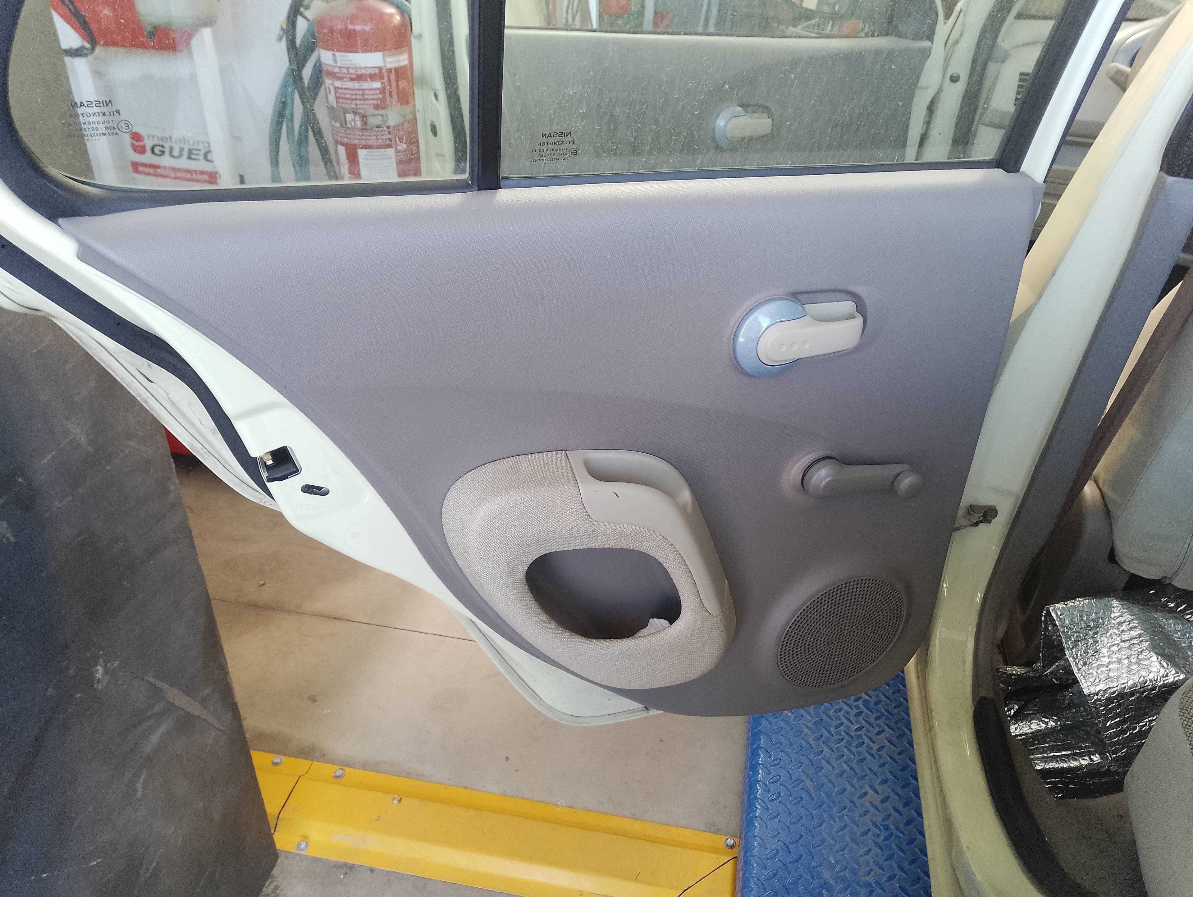Recambio de guarnecido puerta trasera izquierda para nissan micra (k12e) 25 aniversario referencia OEM IAM   