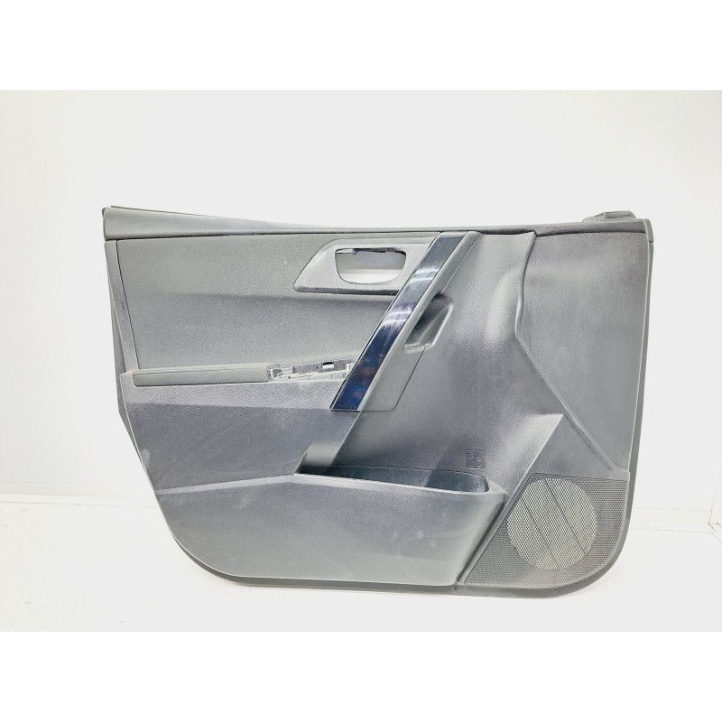 Recambio de guarnecido puerta delantera izquierda para toyota auris hybrid active referencia OEM IAM 6777802280  