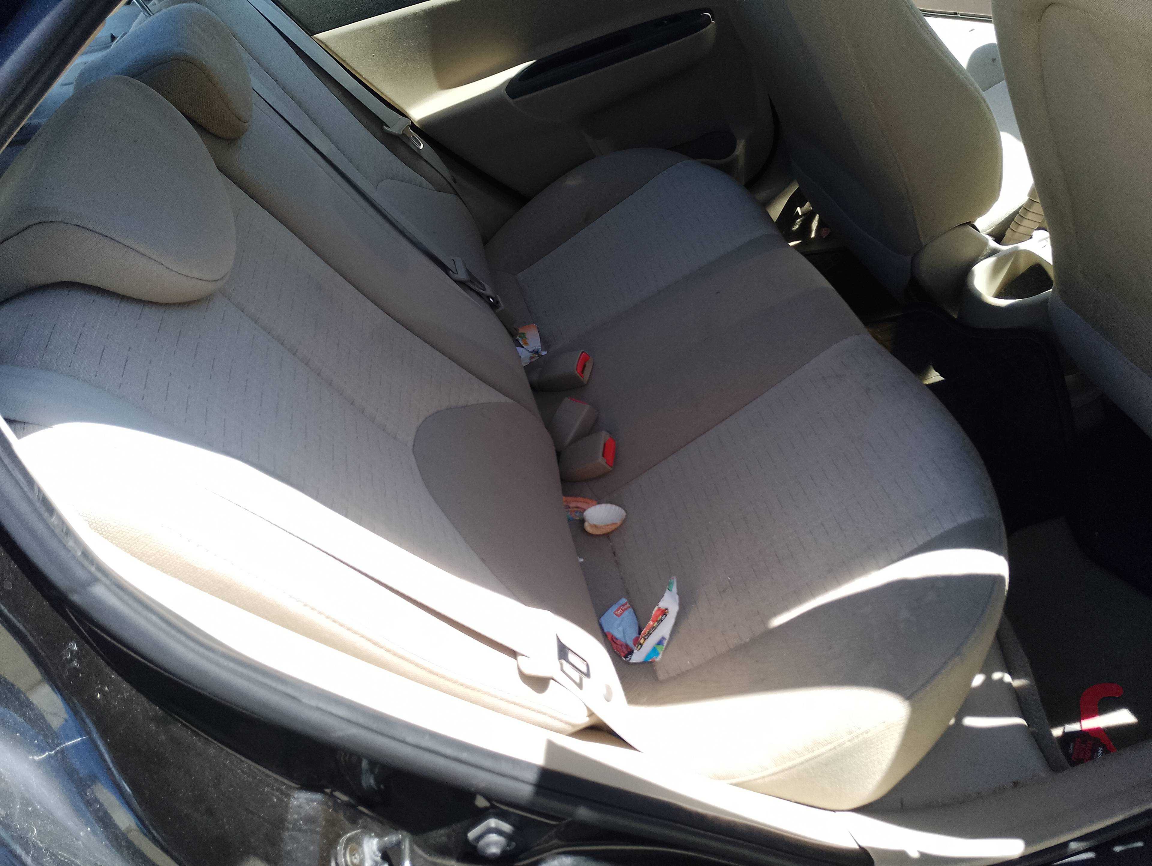 Recambio de asientos traseros para hyundai accent (mc) gl referencia OEM IAM   