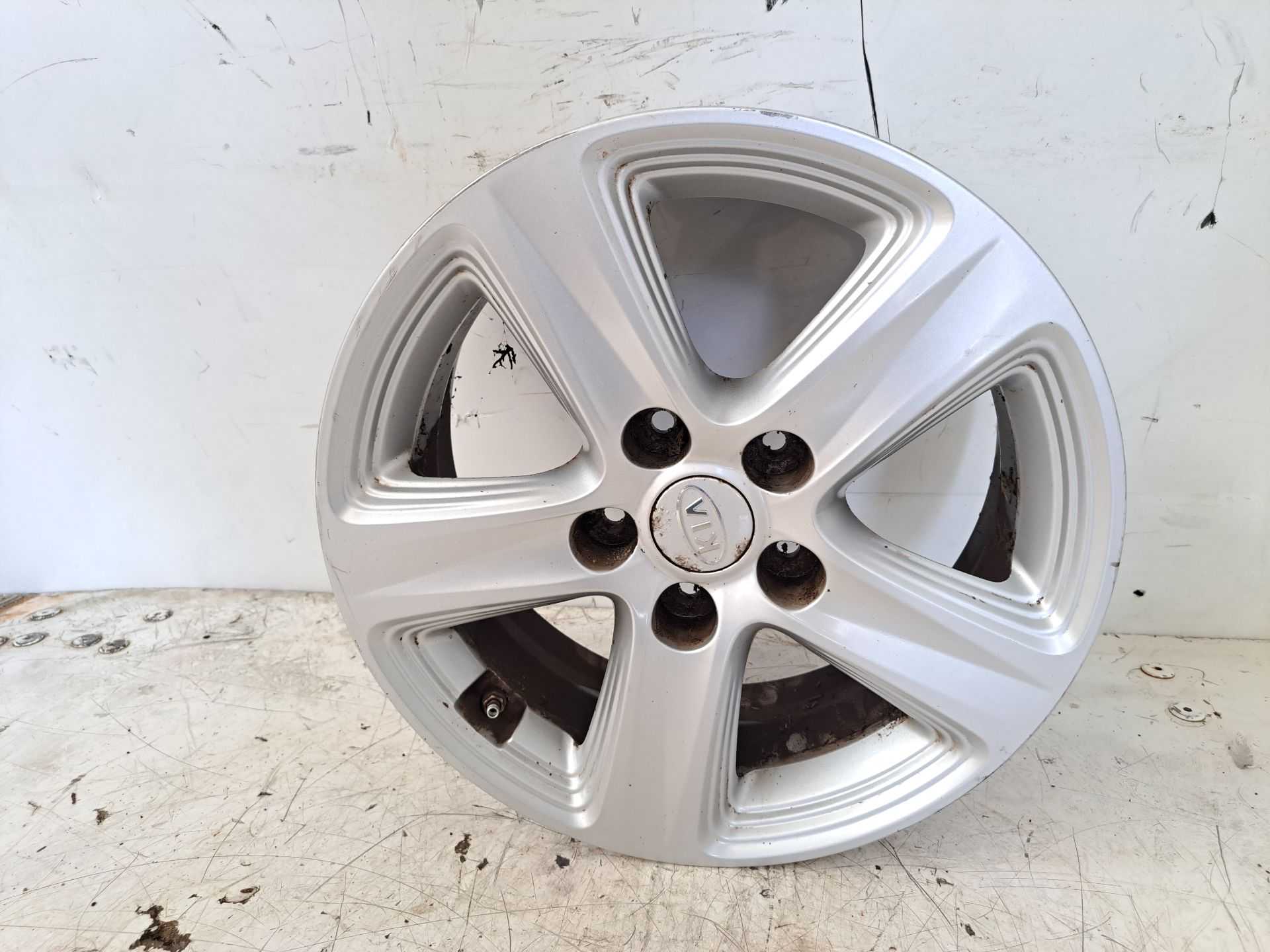 Recambio de llanta para kia sportage concept 4x2 referencia OEM IAM r16 529103w510 
