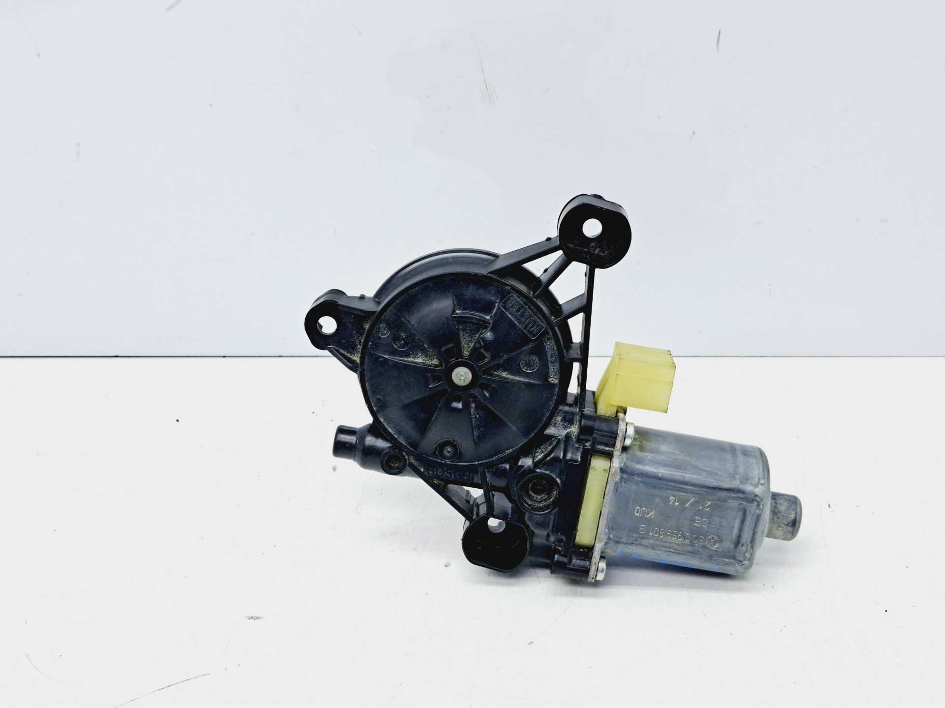 Recambio de motor elevalunas delantero derecho para audi a3 (8v) 1.6 tdi referencia OEM IAM 5Q0959801B 0130822717 BOSCH