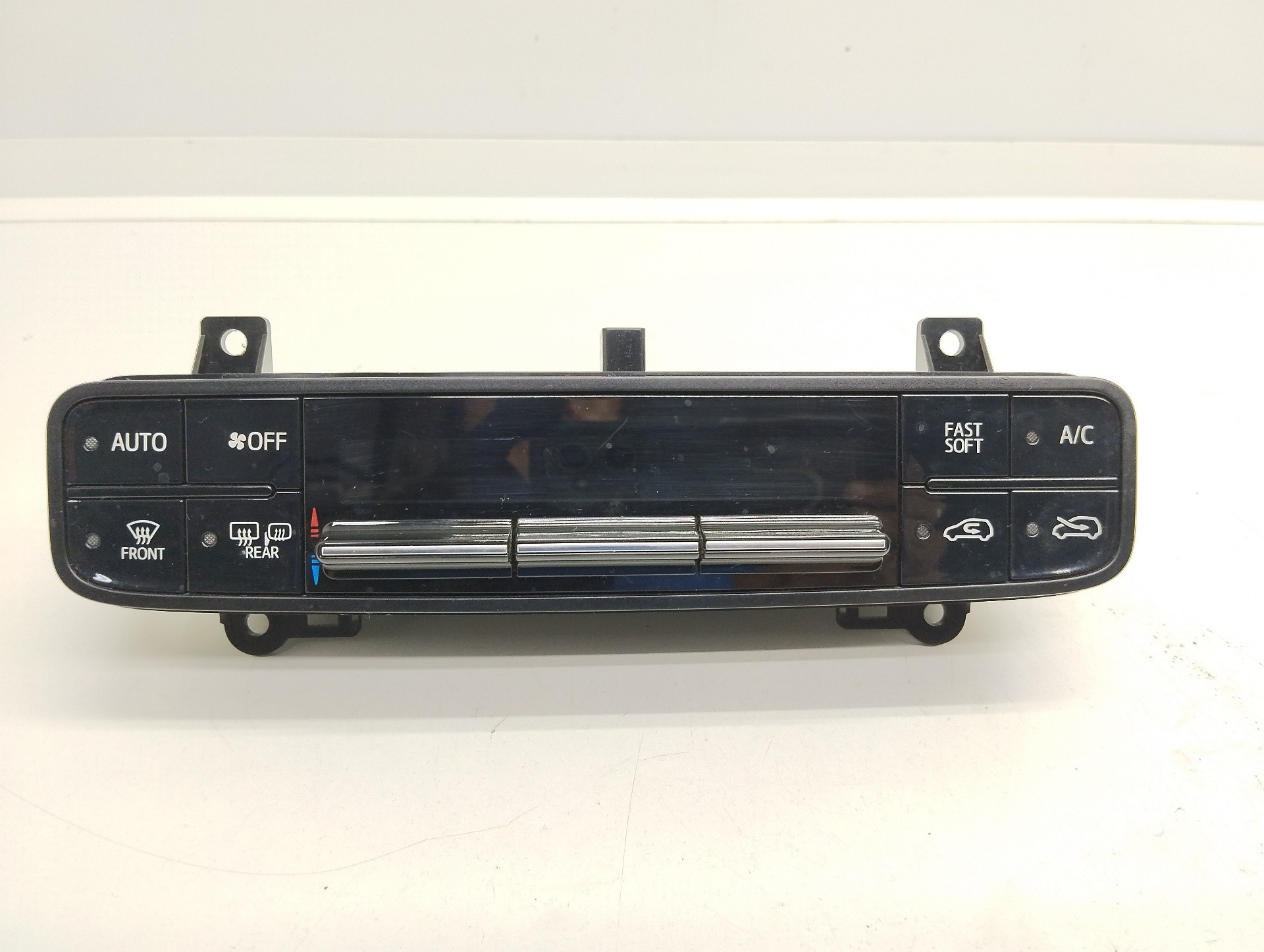 Recambio de mando climatizador para toyota auris hybrid active referencia OEM IAM 5690802C60 5590002C60 