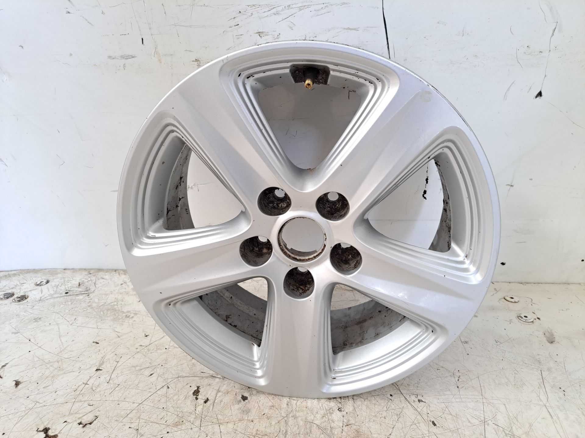 Recambio de llanta para kia sportage concept 4x2 referencia OEM IAM r16 529103w510 