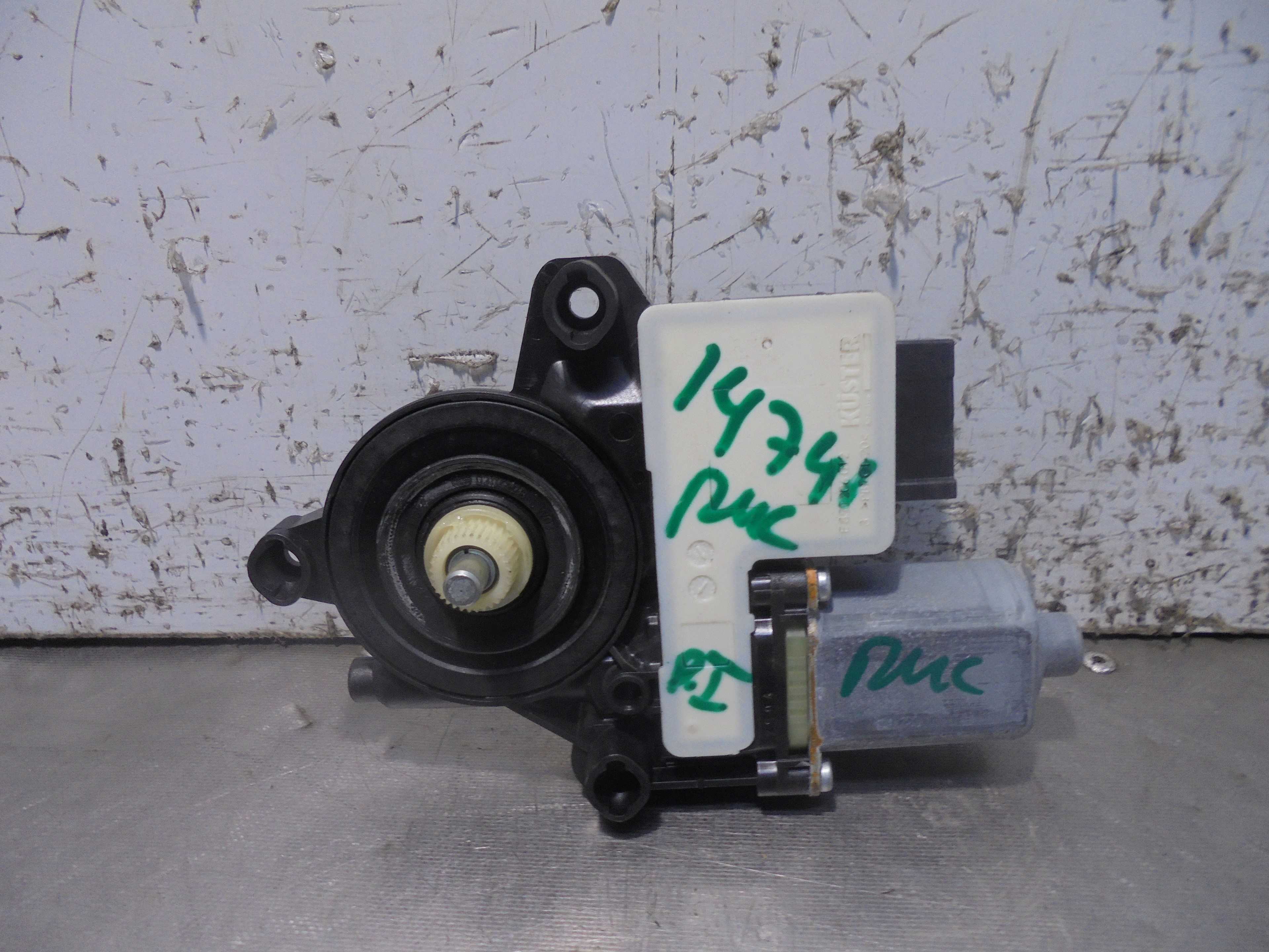 Recambio de motor elevalunas delantero izquierdo para volkswagen t-cross advance referencia OEM IAM 2Q2959405 BOSCH 