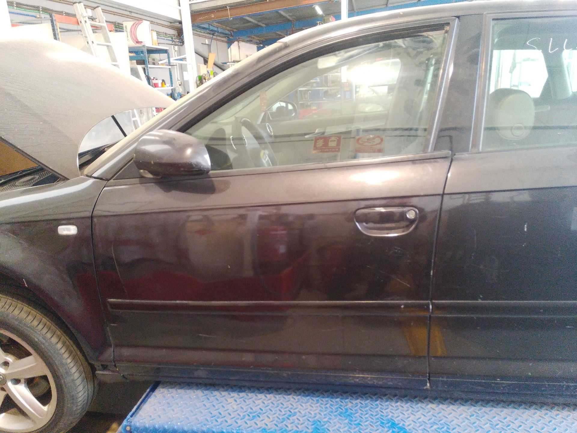 Recambio de puerta delantera izquierda para audi a3 (8p1) 2.0 tdi referencia OEM IAM 8P4831051A  