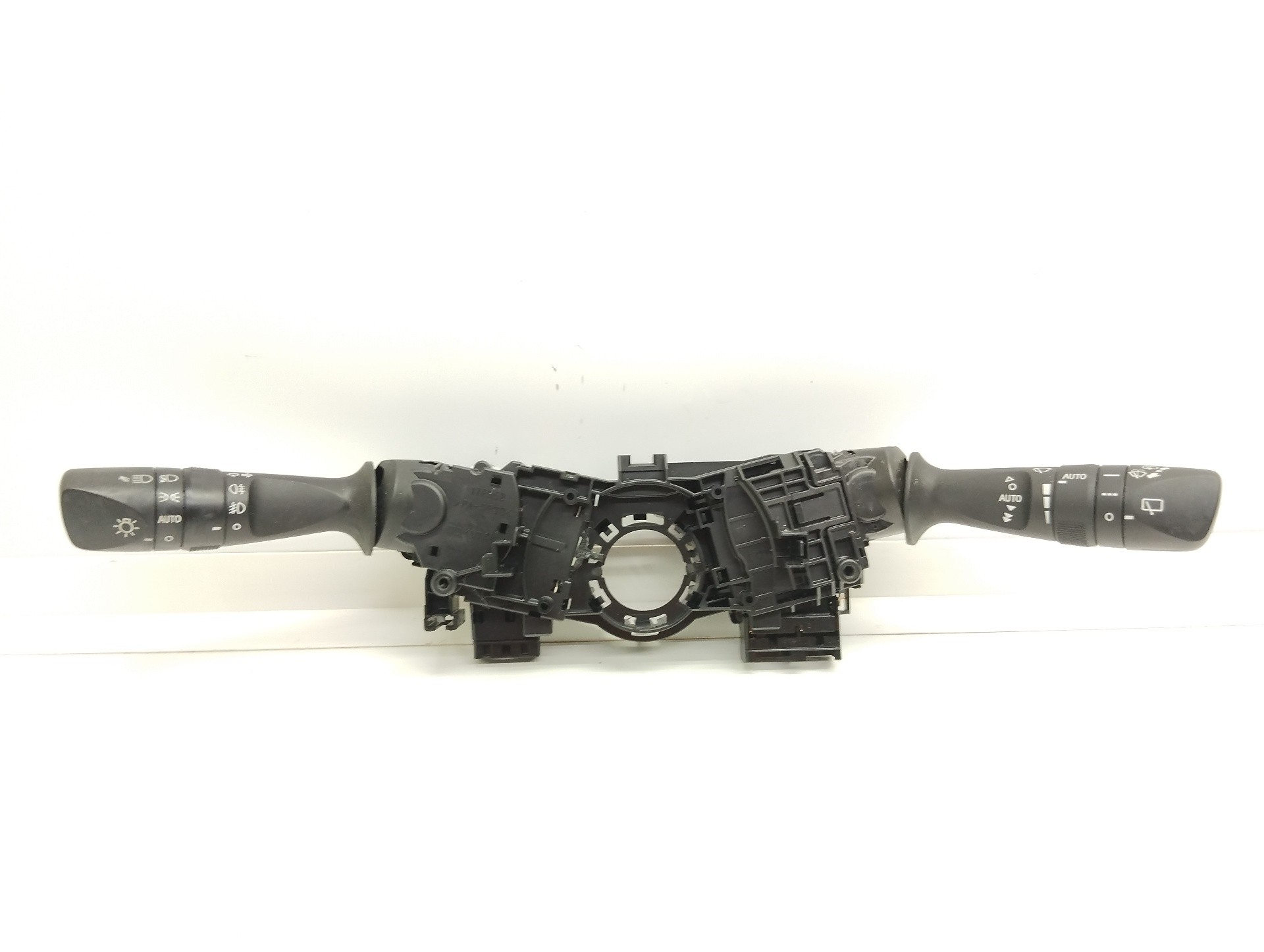 Recambio de mando luces para toyota auris hybrid active referencia OEM IAM 17F852  