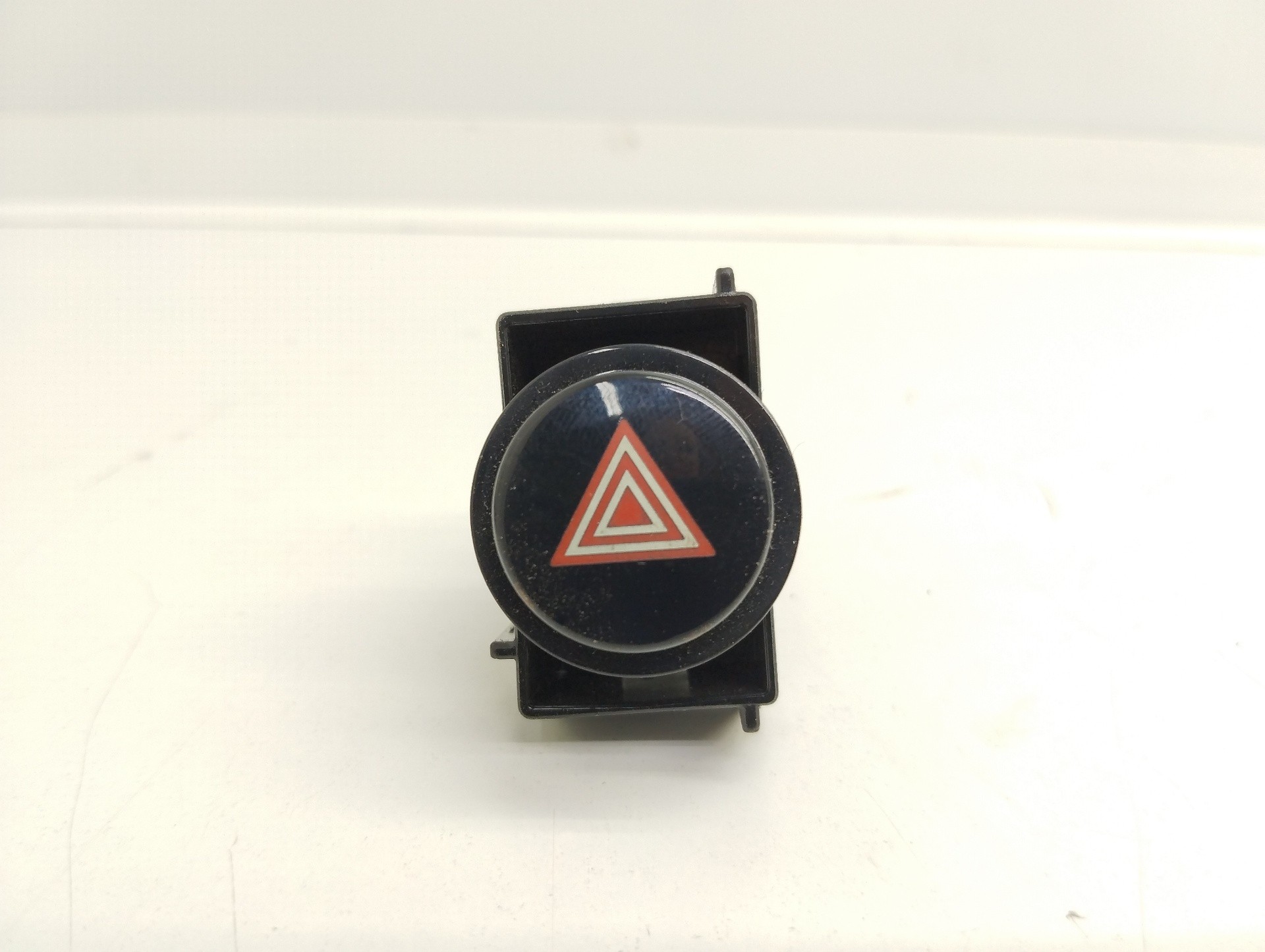 Recambio de mando warning para toyota auris hybrid active referencia OEM IAM 8433202300  