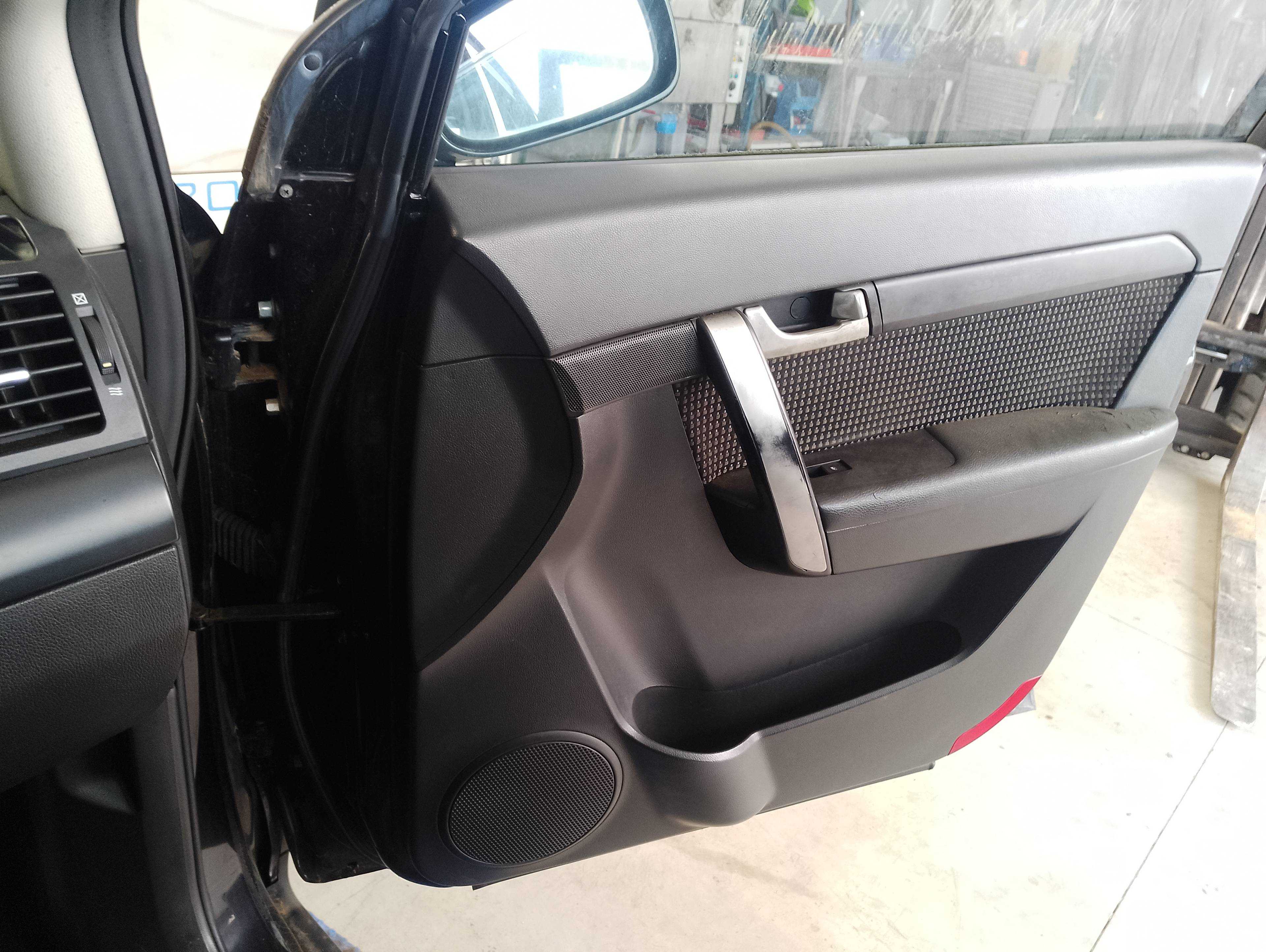 Recambio de guarnecido puerta delantera derecha para chevrolet captiva referencia OEM IAM   