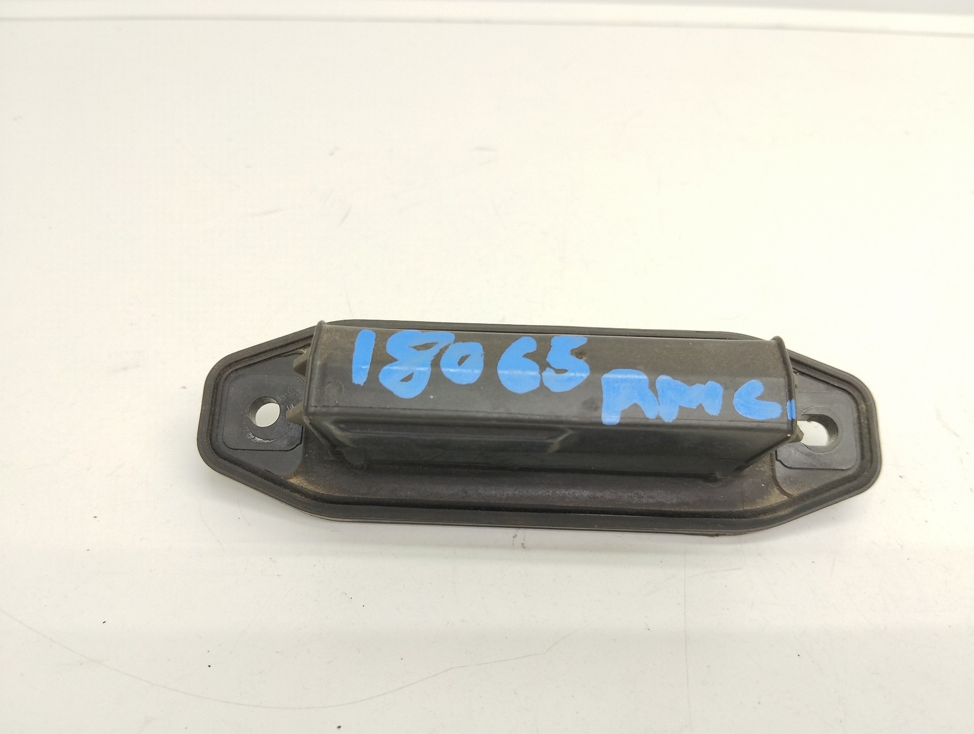 Recambio de maneta exterior porton para toyota auris hybrid active referencia OEM IAM   