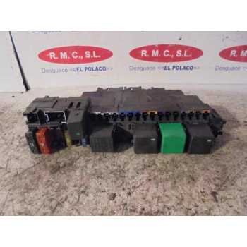 CAJA RELES / FUSIBLES A0275454532 
