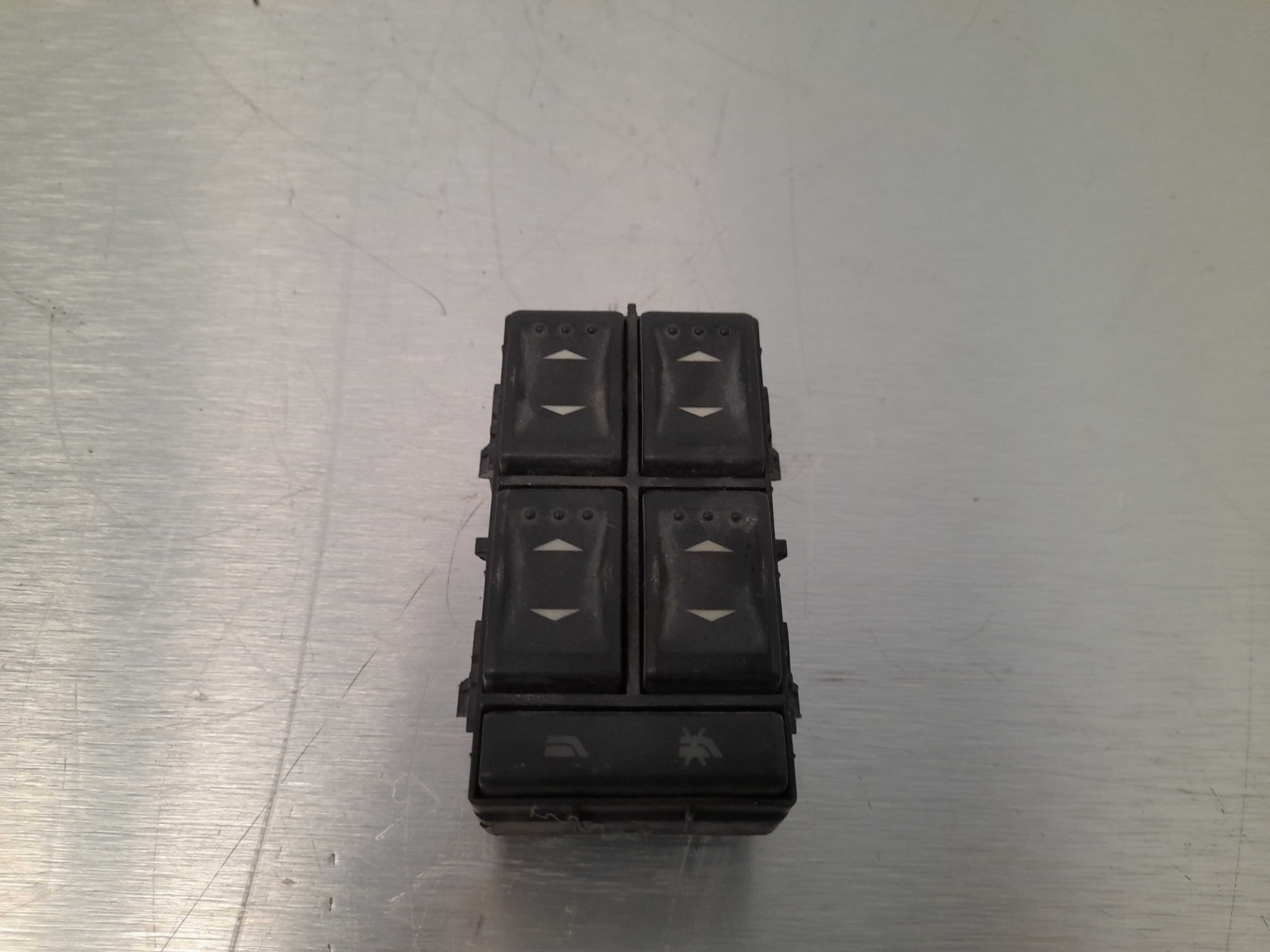 Recambio de mando elevalunas delantero izquierdo para ford mondeo berlina (ge) ambiente referencia OEM IAM   
