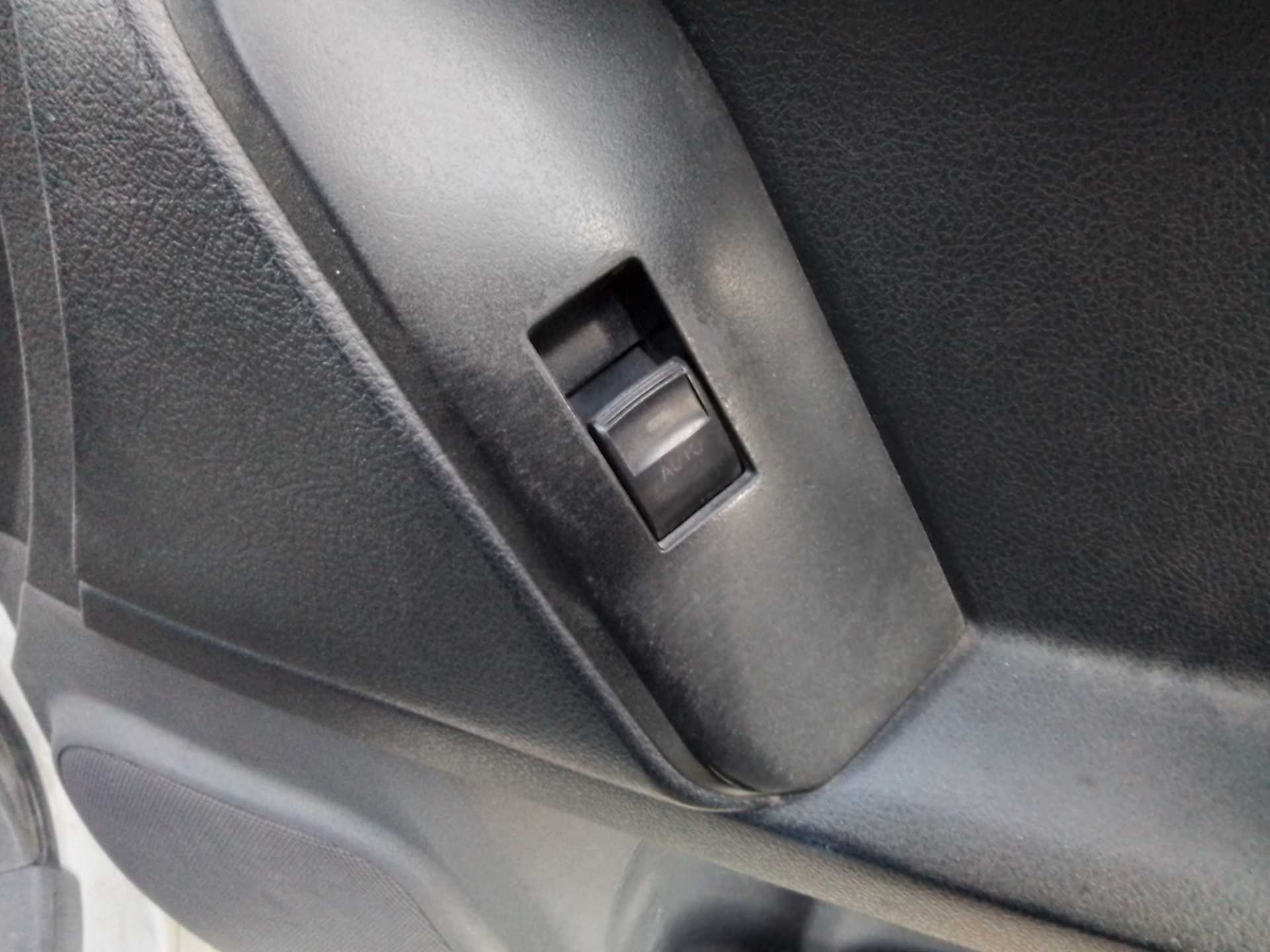 Recambio de mando elevalunas delantero derecho para toyota land cruiser (j15) basis referencia OEM IAM   