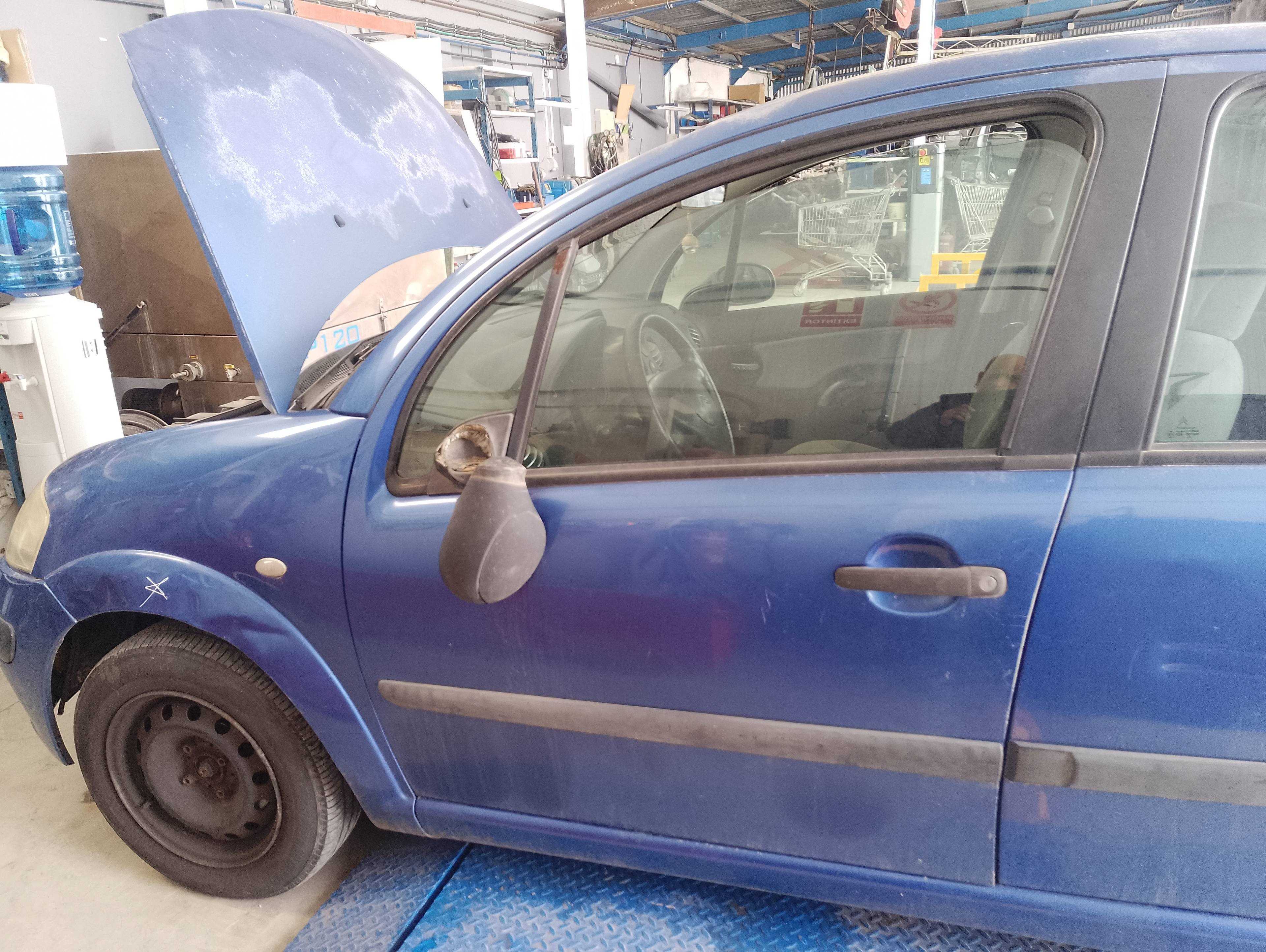 Recambio de puerta delantera izquierda para citroën c3 1.4 hdi audace referencia OEM IAM   