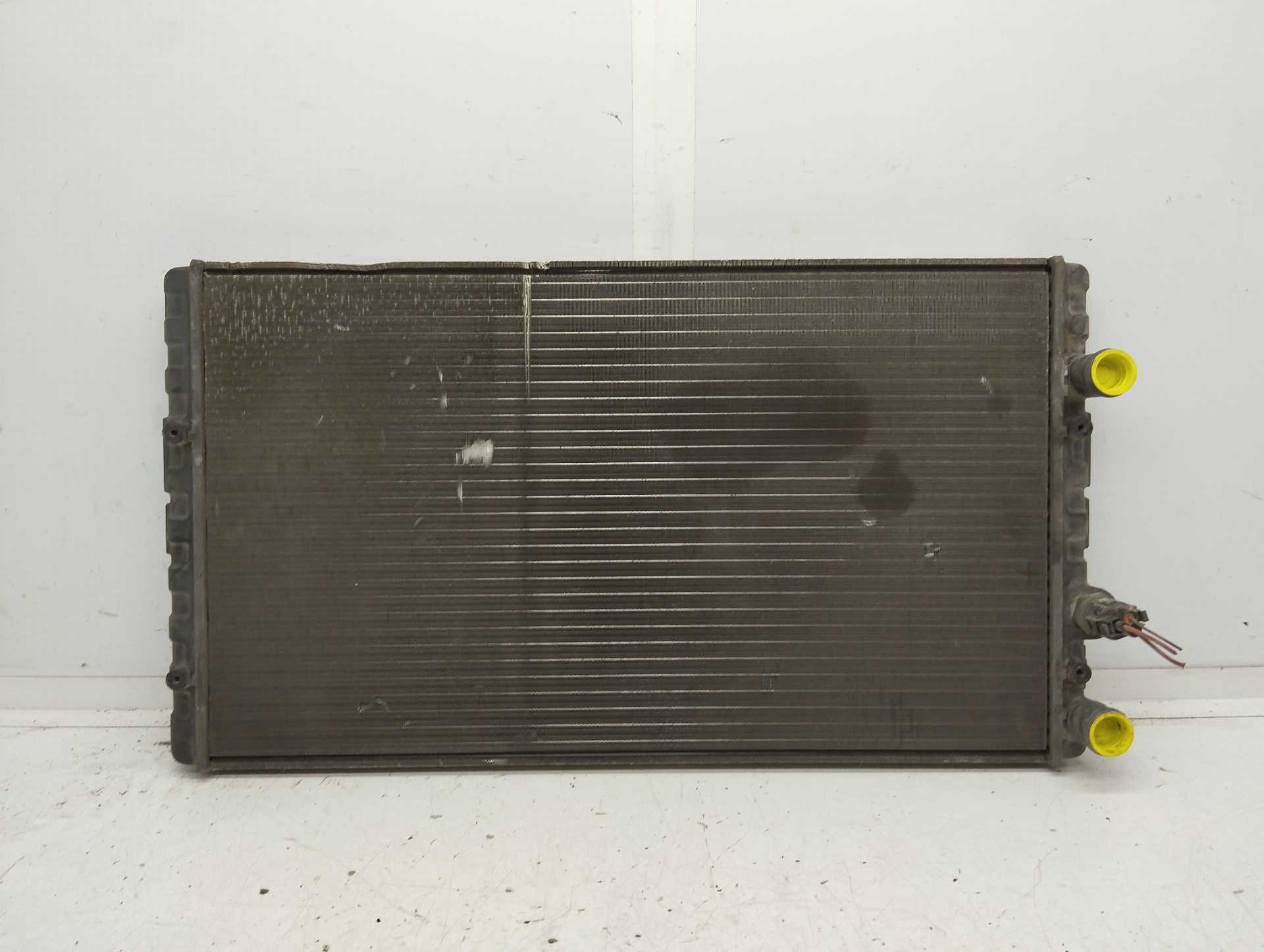 Recambio de radiador agua para volkswagen polo berlina (6n2) conceptline referencia OEM IAM 850984P VALEO 