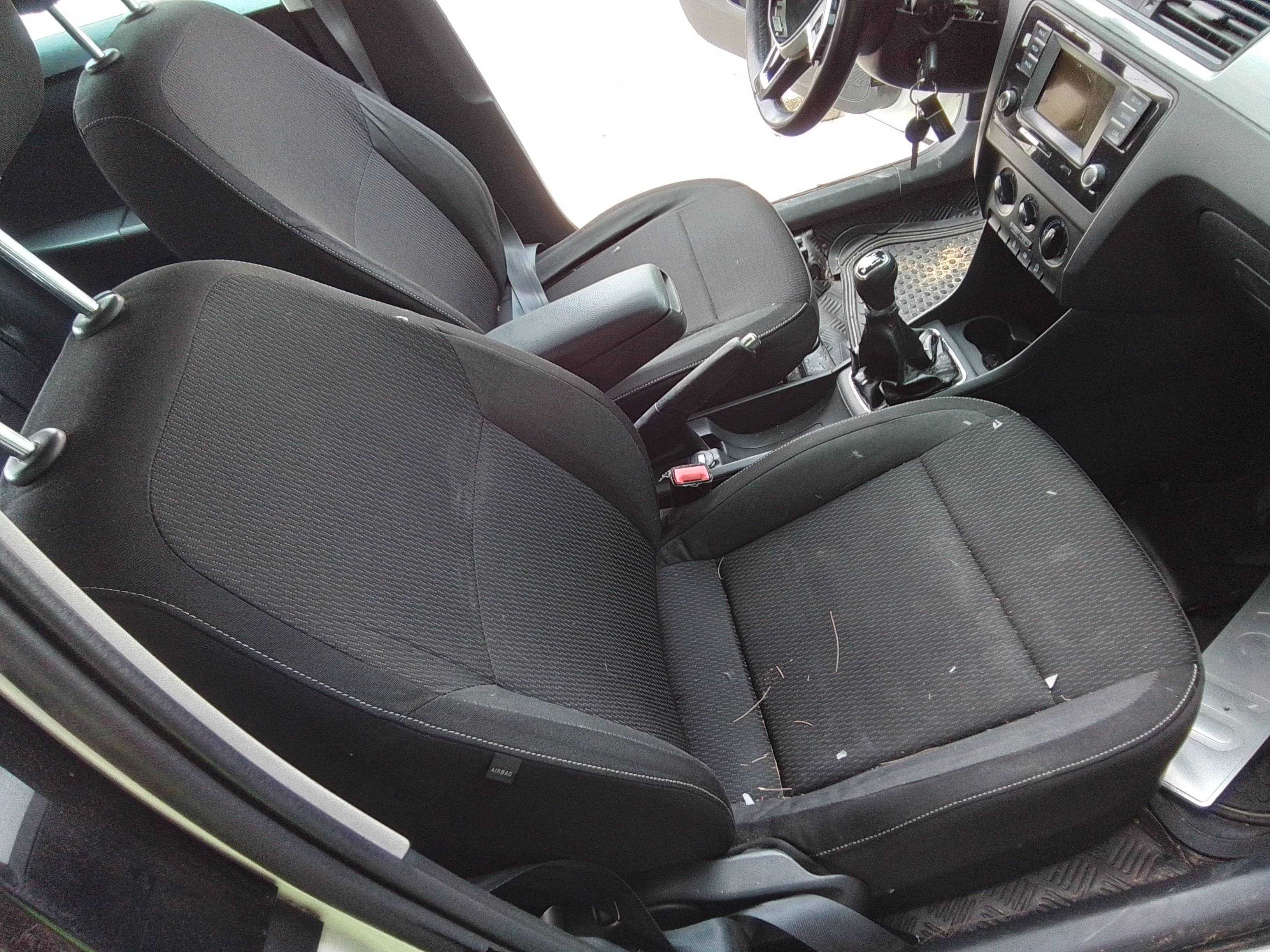 Recambio de asiento delantero derecho para skoda rapid active referencia OEM IAM   