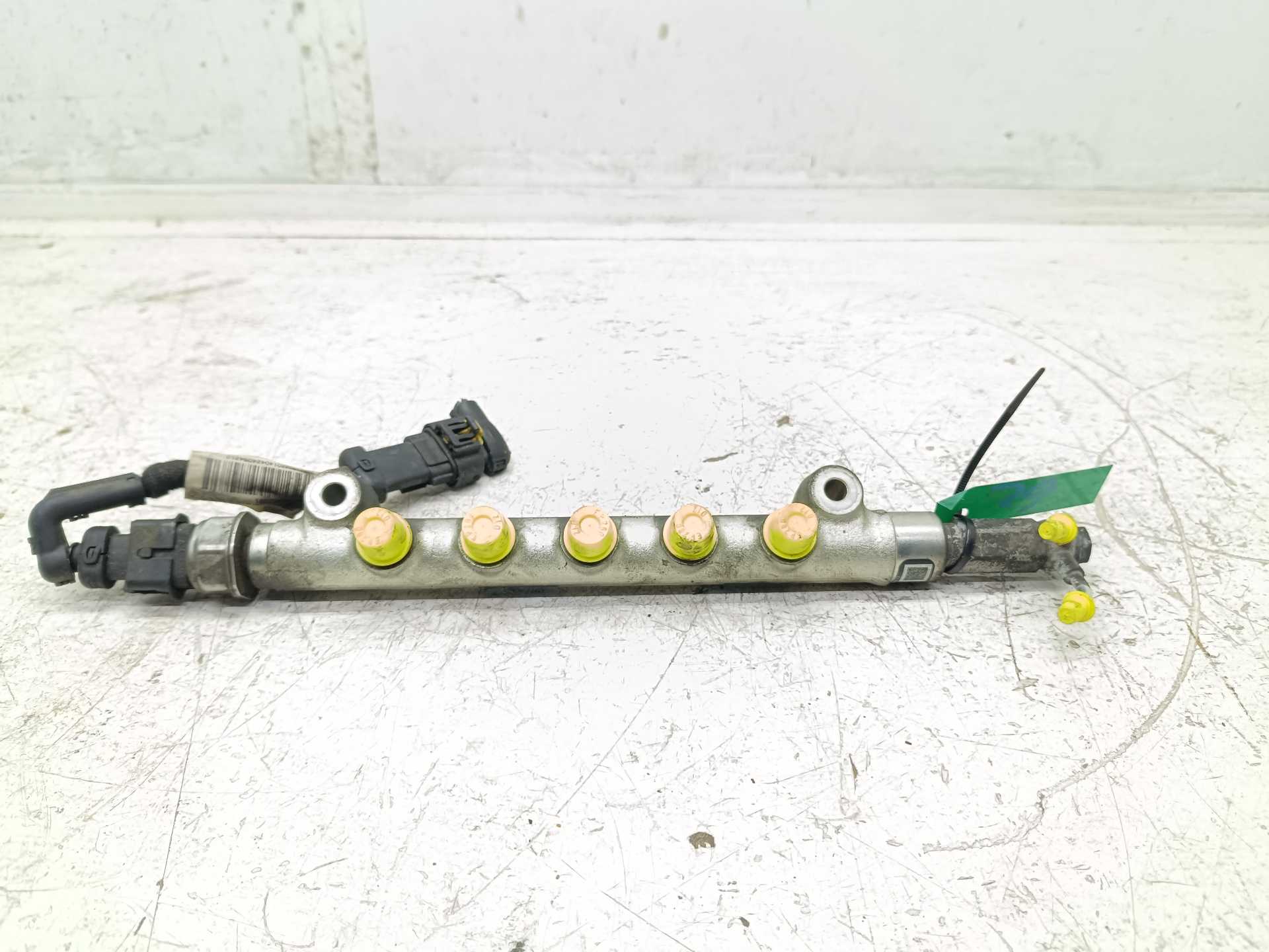 Recambio de rampa inyectora para opel astra j lim. excellence referencia OEM IAM 55570022  