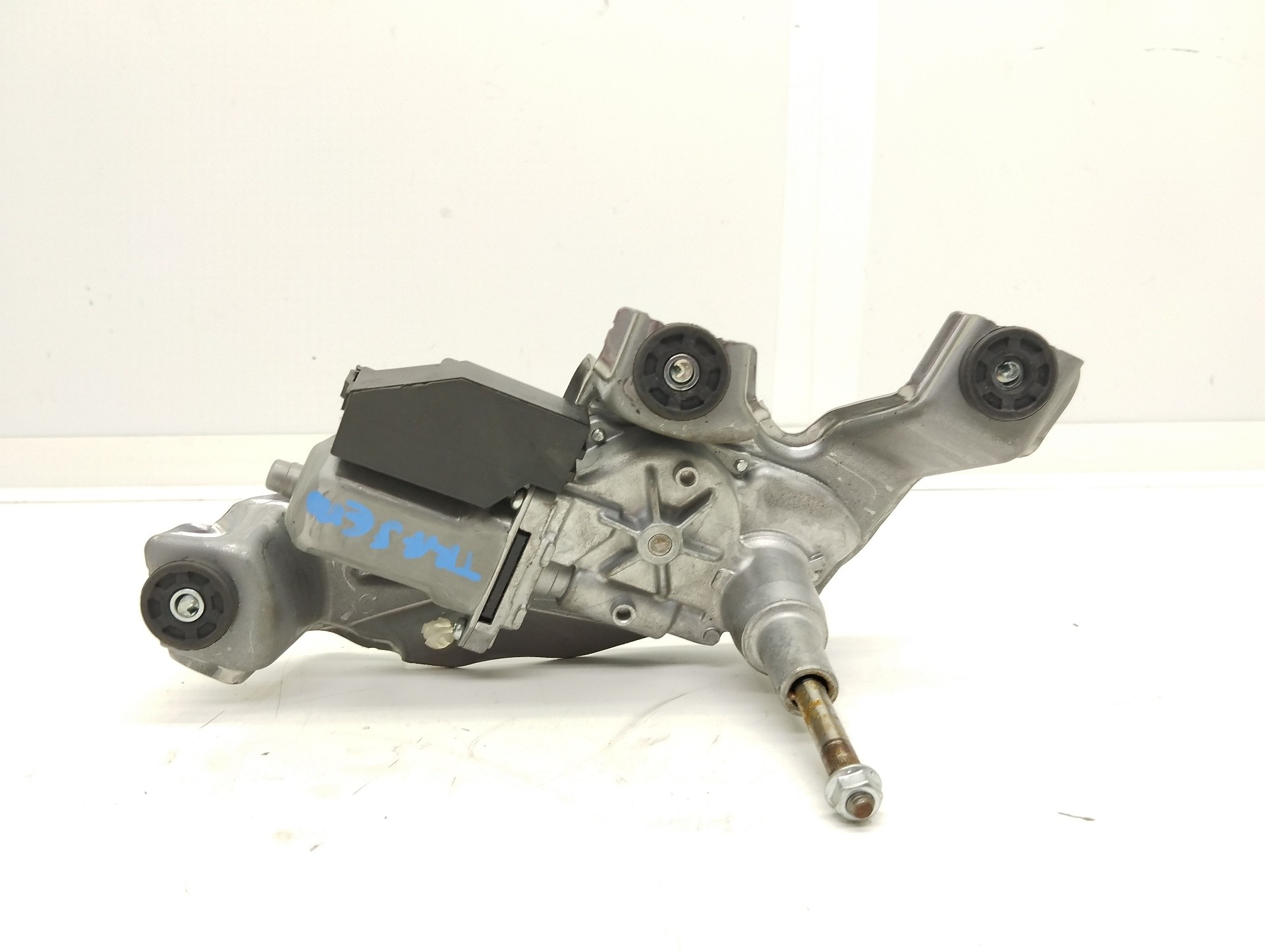 Recambio de motor limpia trasero para toyota auris hybrid active referencia OEM IAM 8513002060 2596002501 DENSO