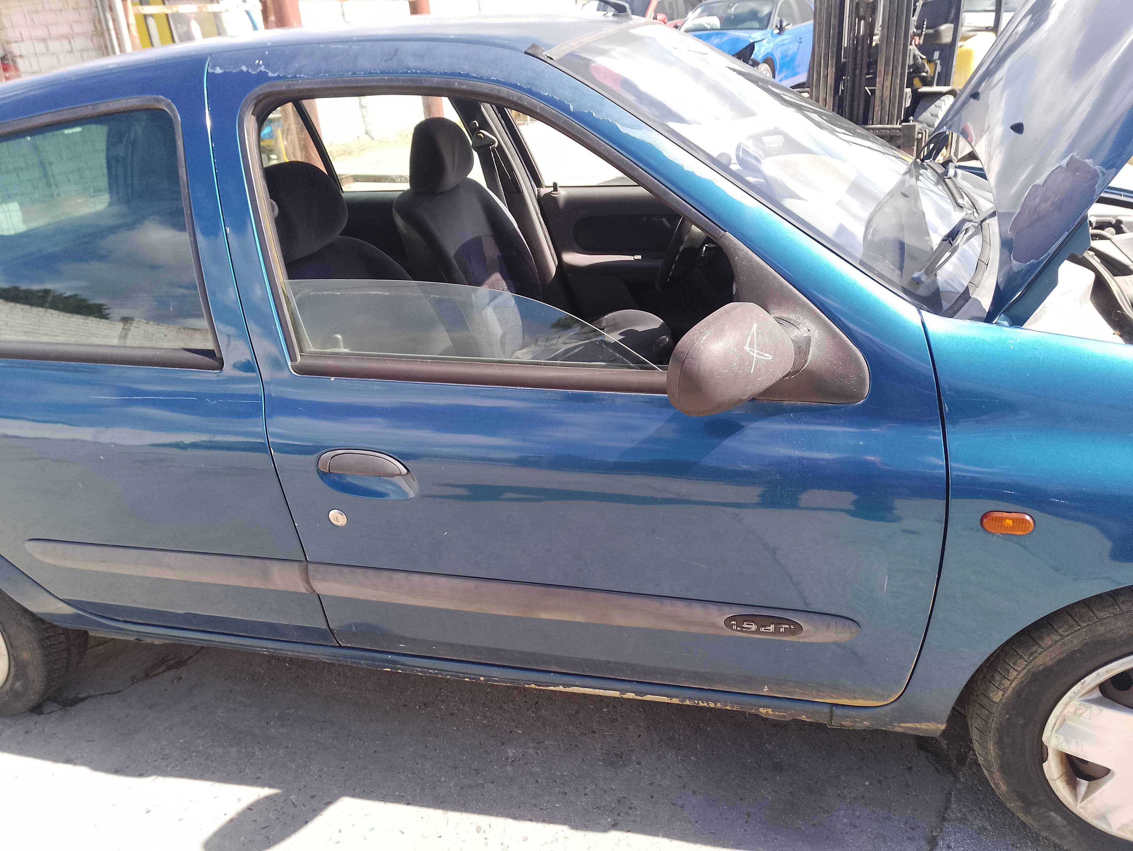 Recambio de puerta delantera derecha para renault clio ii fase i (b/cbo) 1.9 d mtv referencia OEM IAM   