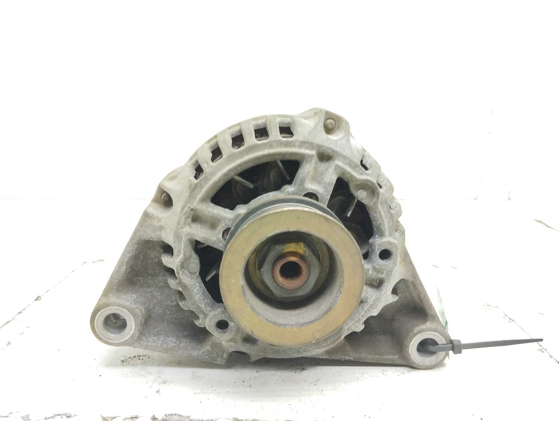Recambio de alternador para opel corsa b eco referencia OEM IAM 90561967 0123110008 