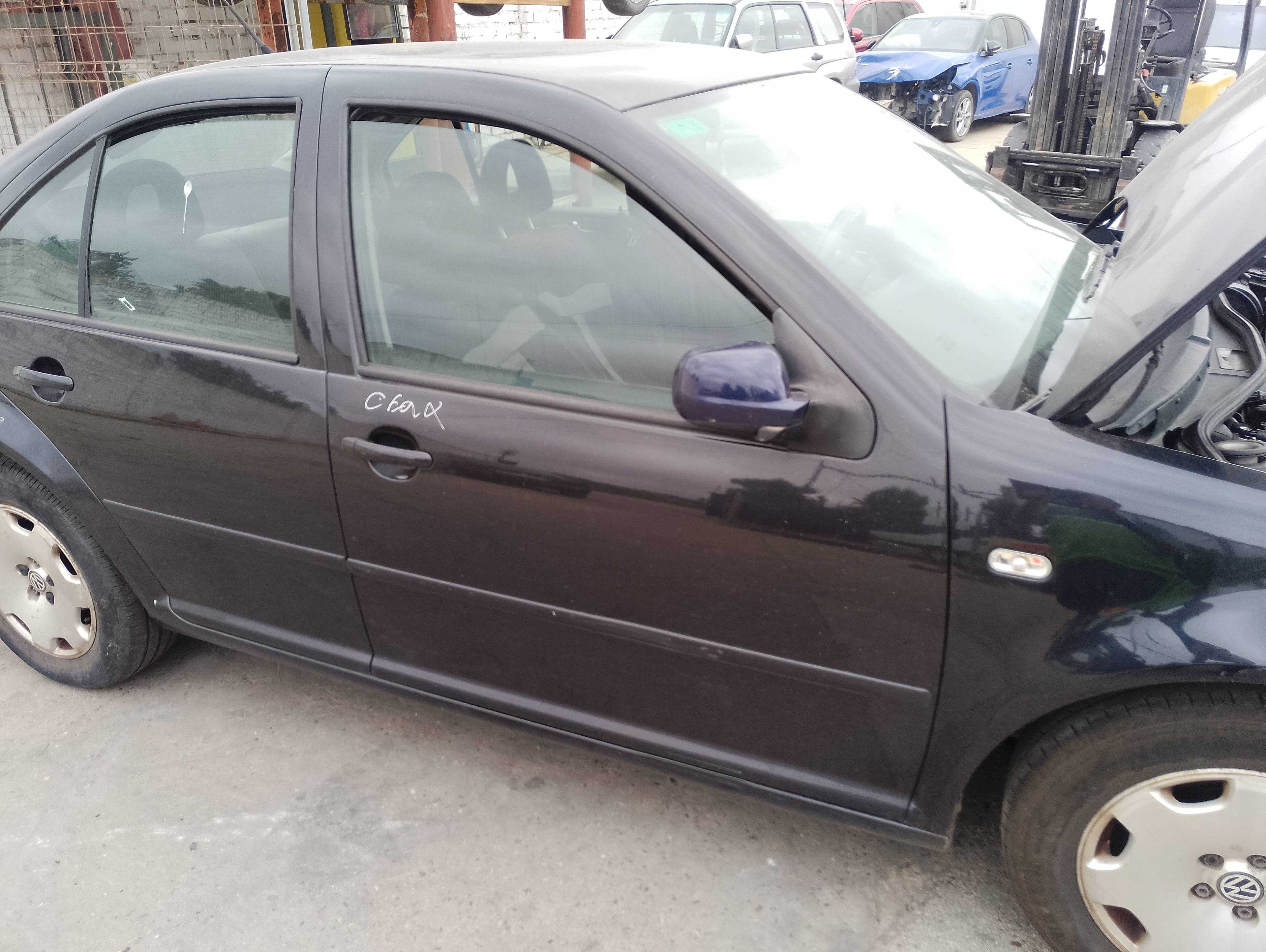 Recambio de puerta delantera derecha para volkswagen bora berlina (1j2) highline referencia OEM IAM   