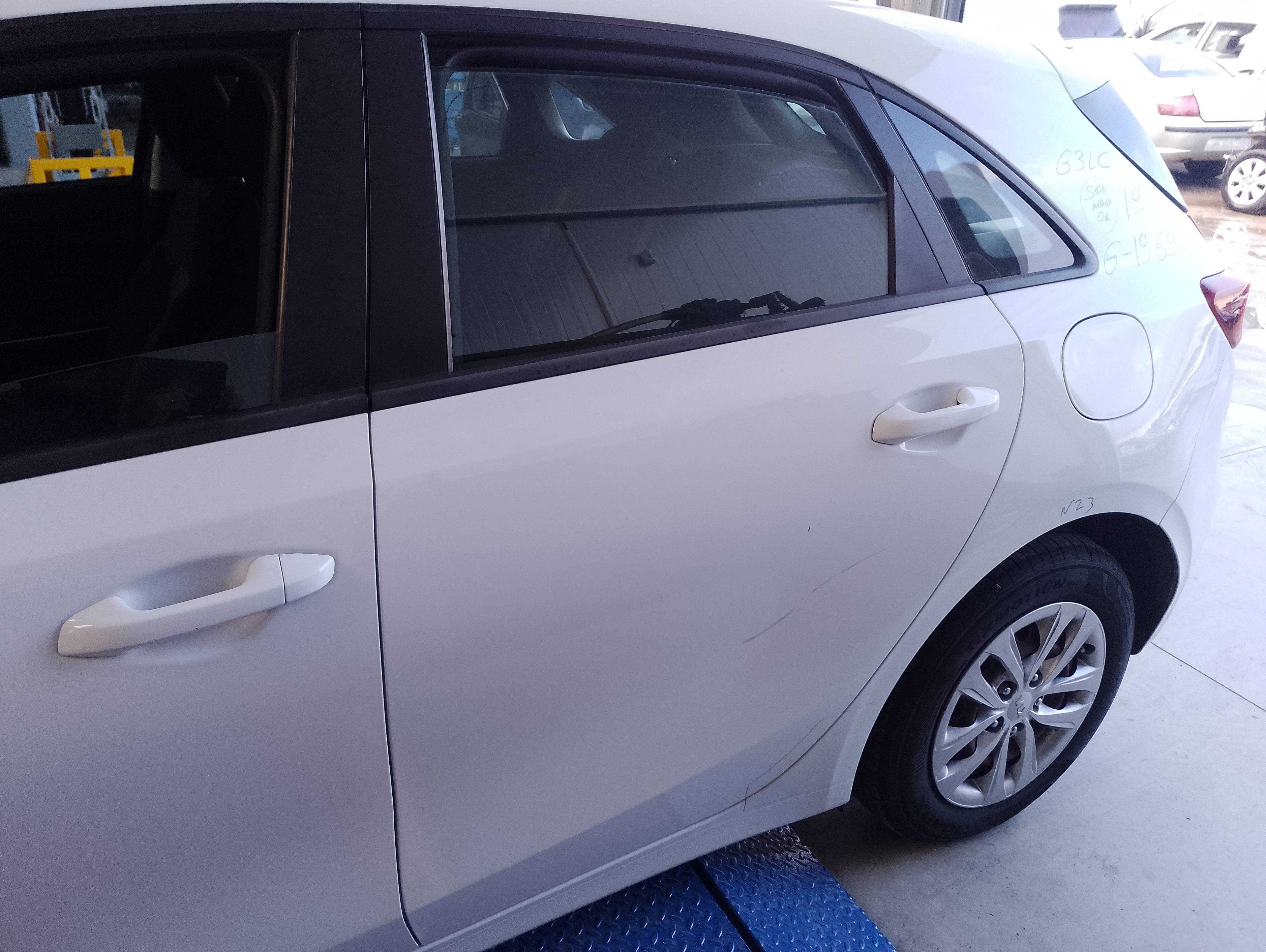 Recambio de puerta trasera izquierda para kia ceed concept referencia OEM IAM 77003J7000  