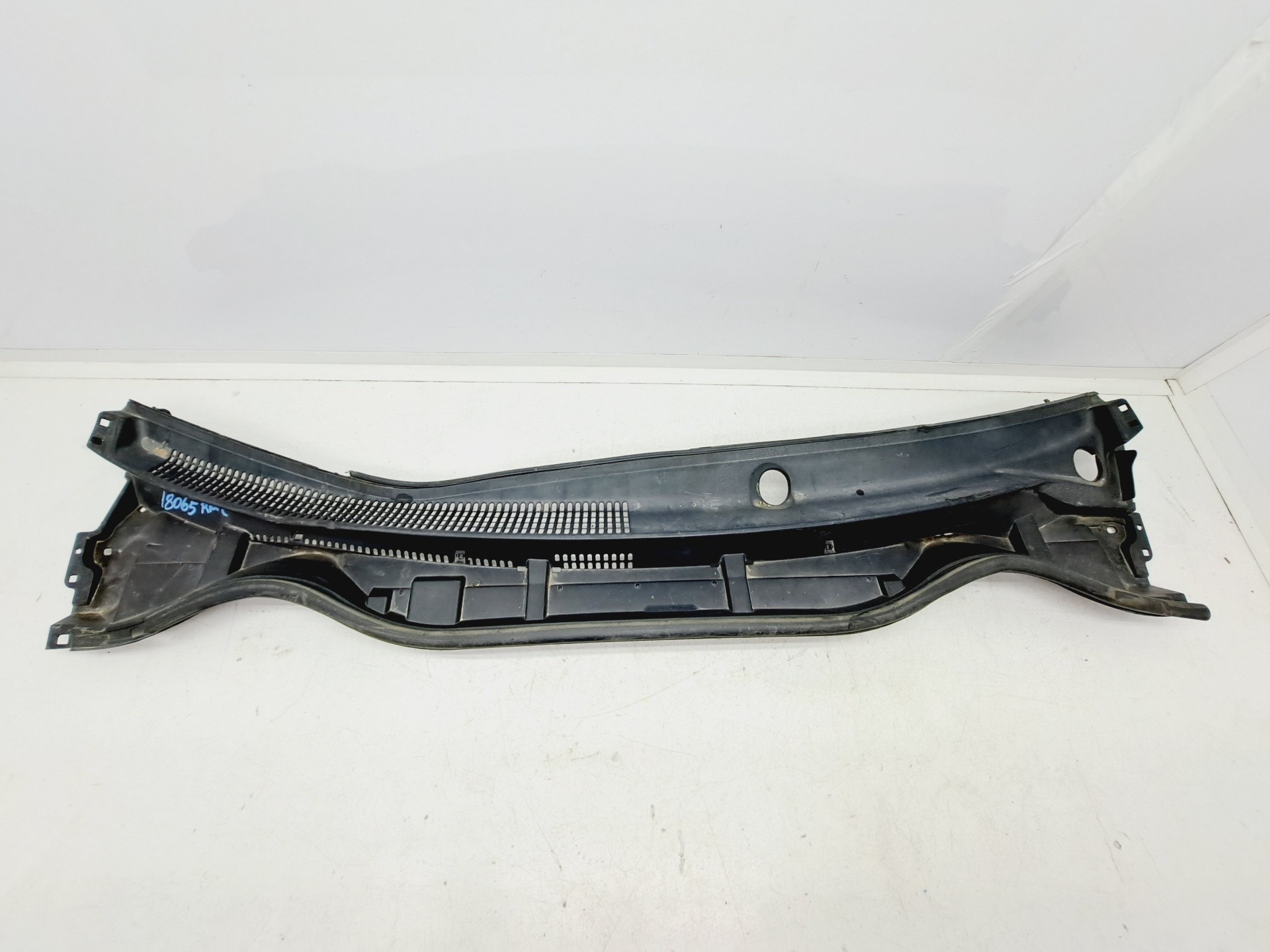 Recambio de torpedo para toyota auris hybrid active referencia OEM IAM 5578102350  