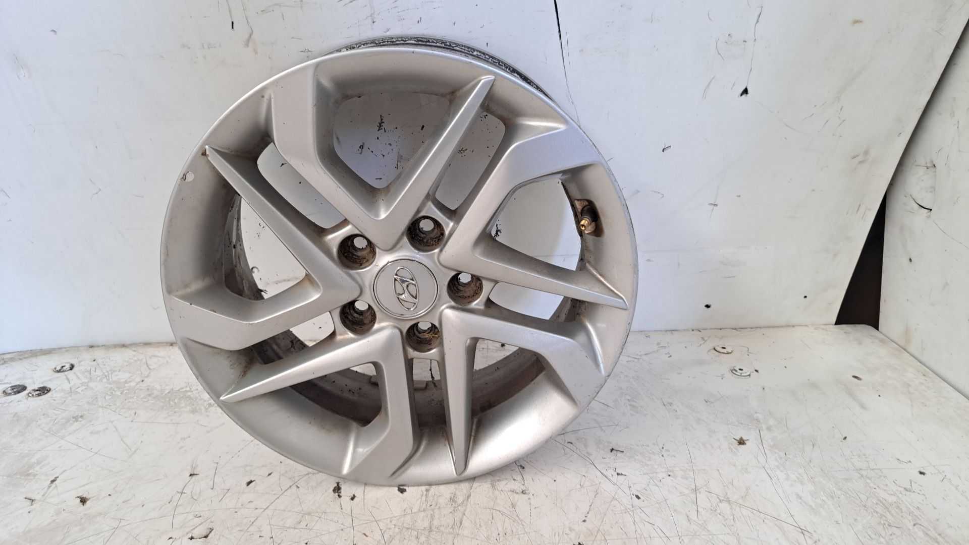 Recambio de llanta para hyundai tucson classic blue referencia OEM IAM r16 52910d7110 