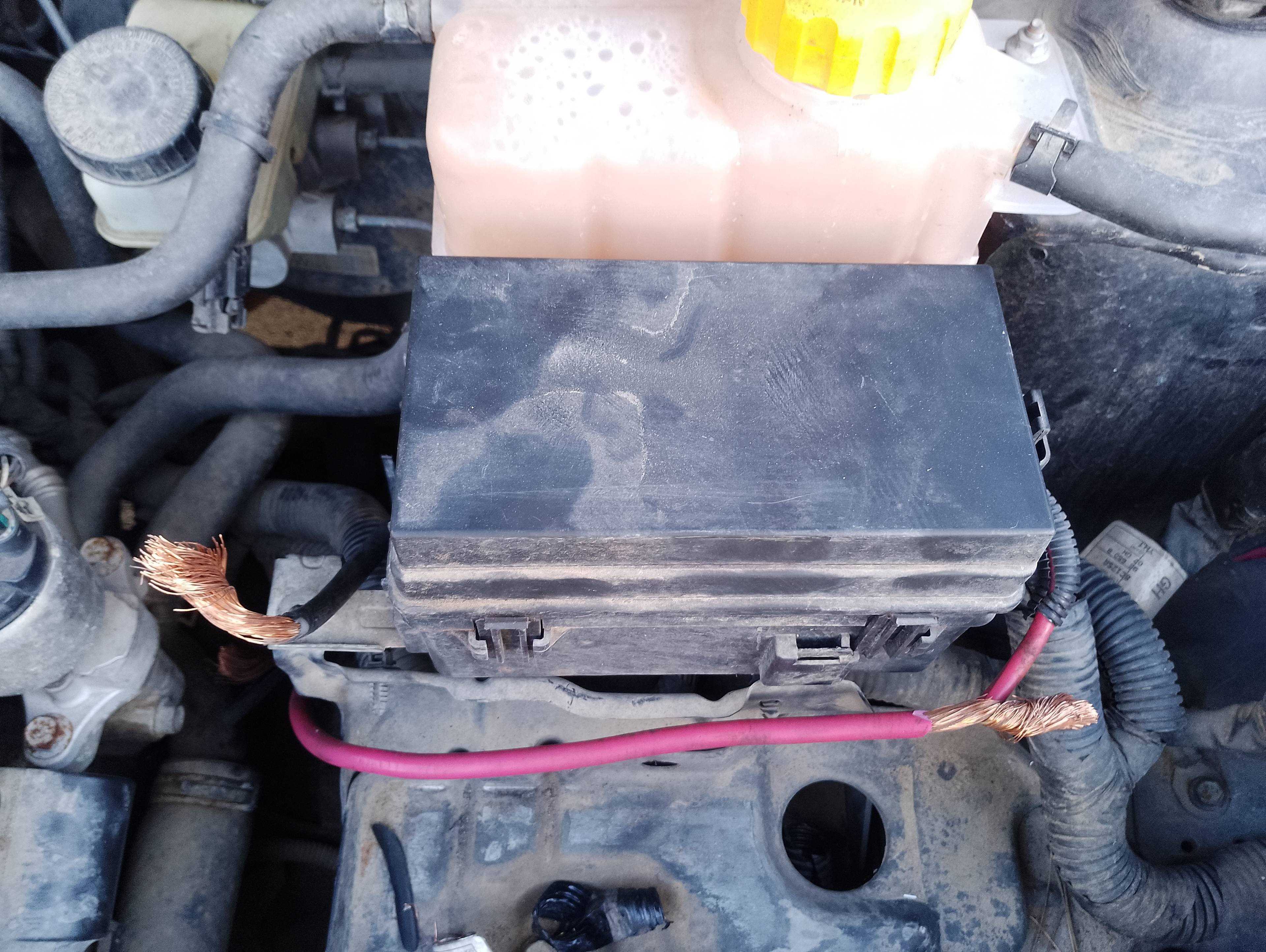 Recambio de caja reles / fusibles para chevrolet aveo ls referencia OEM IAM   