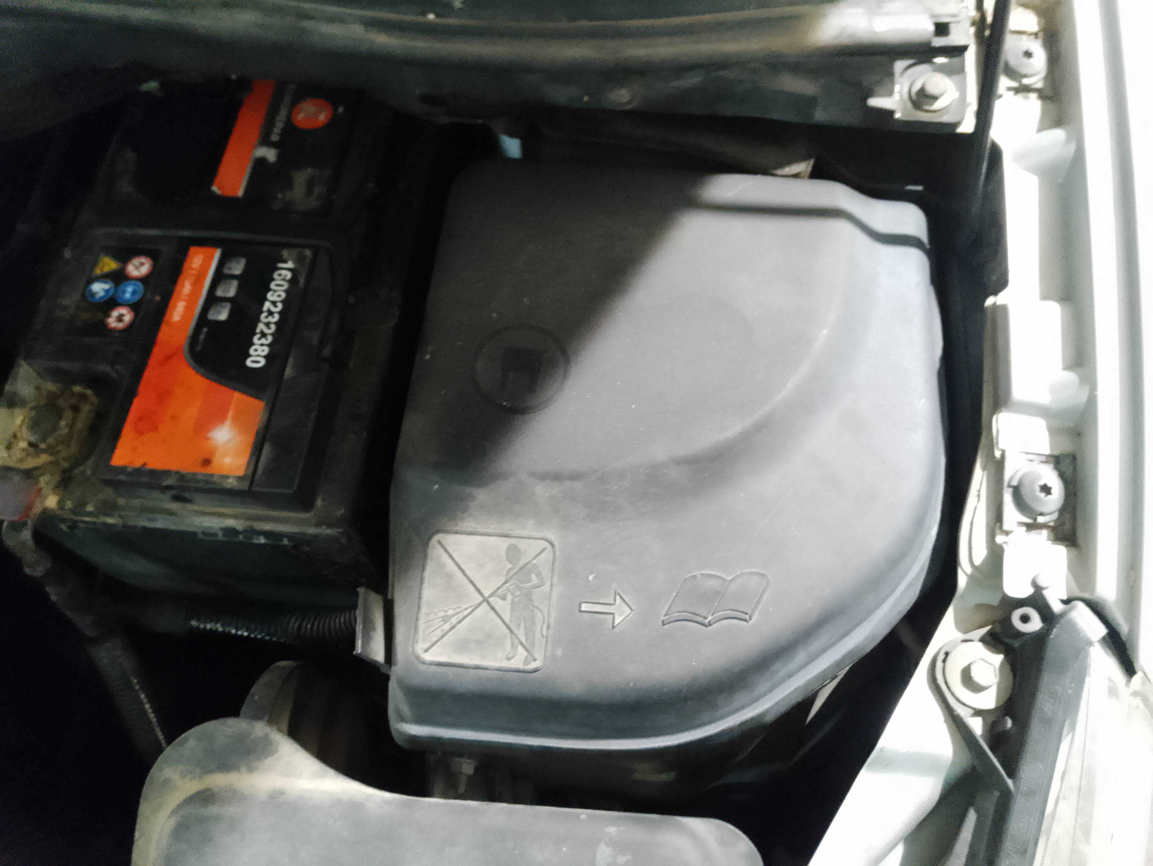 Recambio de caja reles / fusibles para citroën c4 berlina collection referencia OEM IAM   