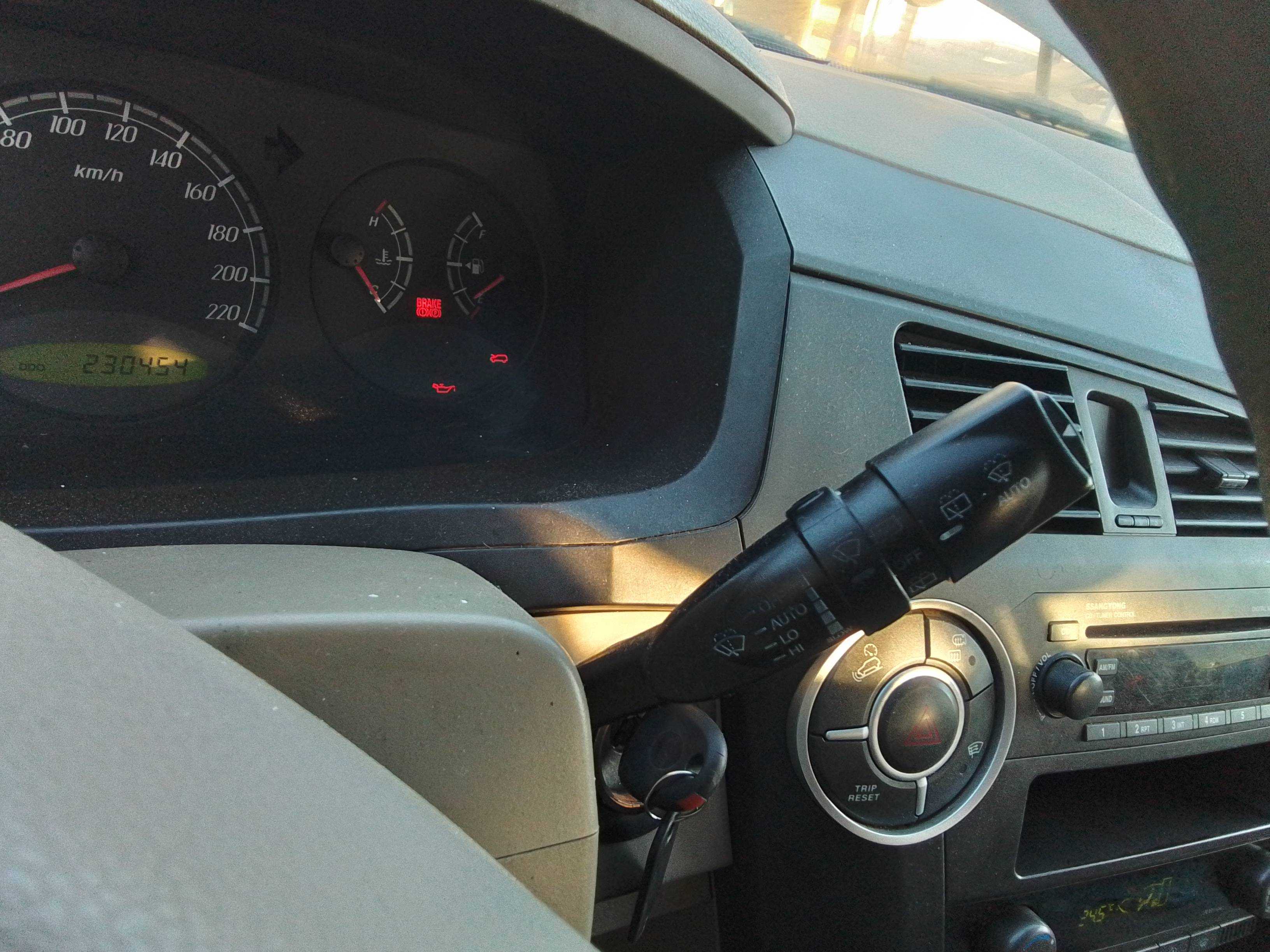 Recambio de mando limpia para ssangyong kyron 200 xdi limited referencia OEM IAM   
