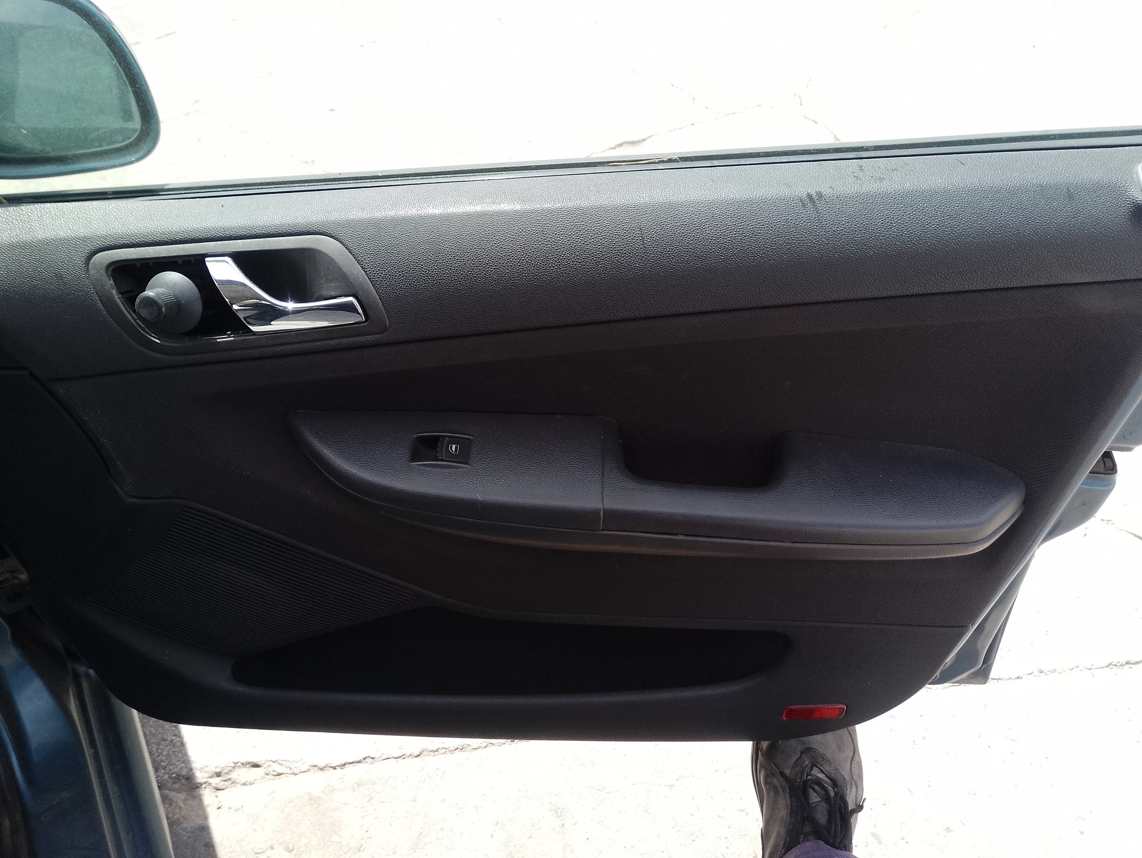 Recambio de guarnecido puerta delantera derecha para skoda fabia (6y2/6y3) attractive referencia OEM IAM   