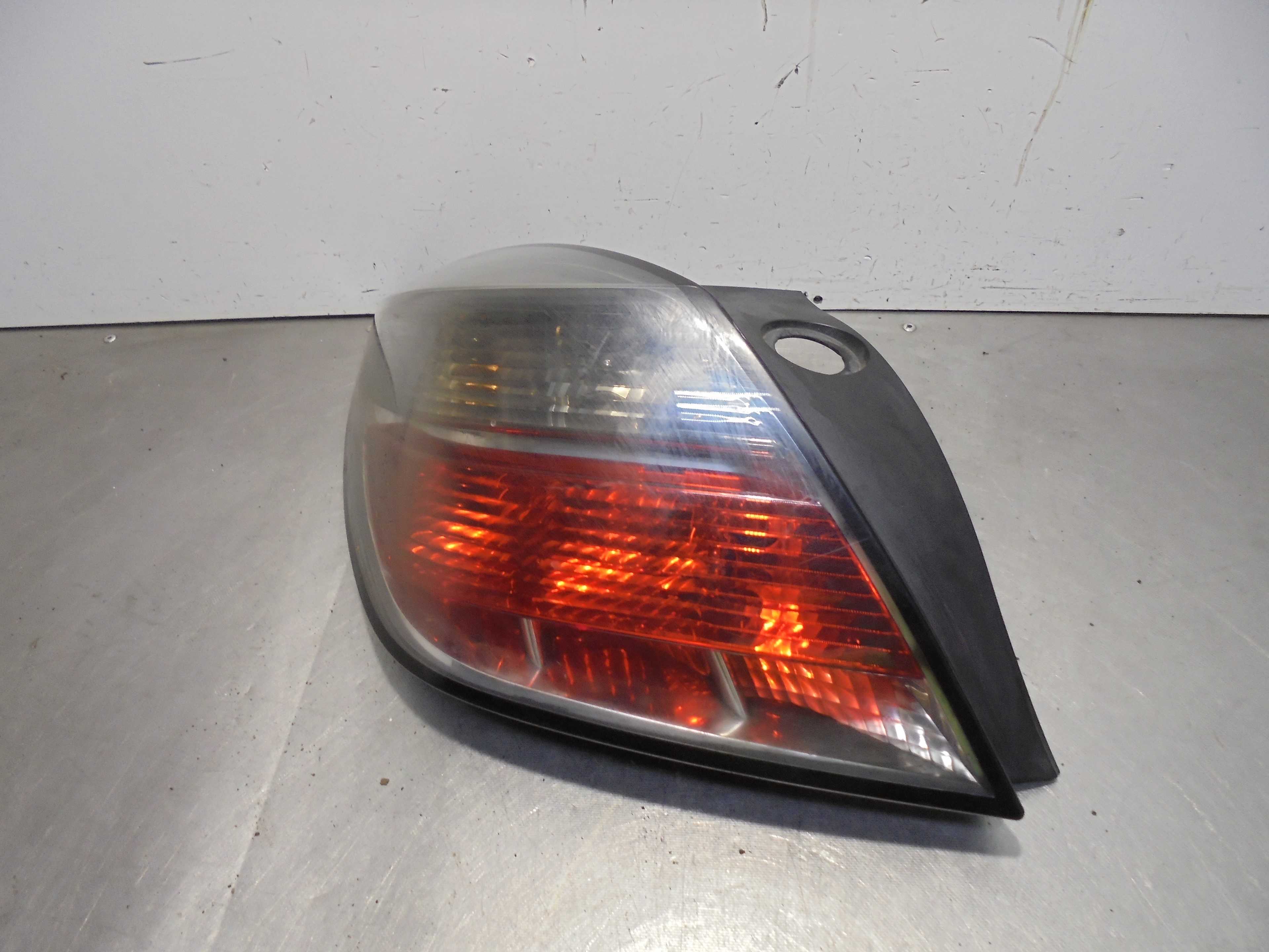 Recambio de piloto trasero izquierdo para opel astra gtc enjoy referencia OEM IAM 342691834  