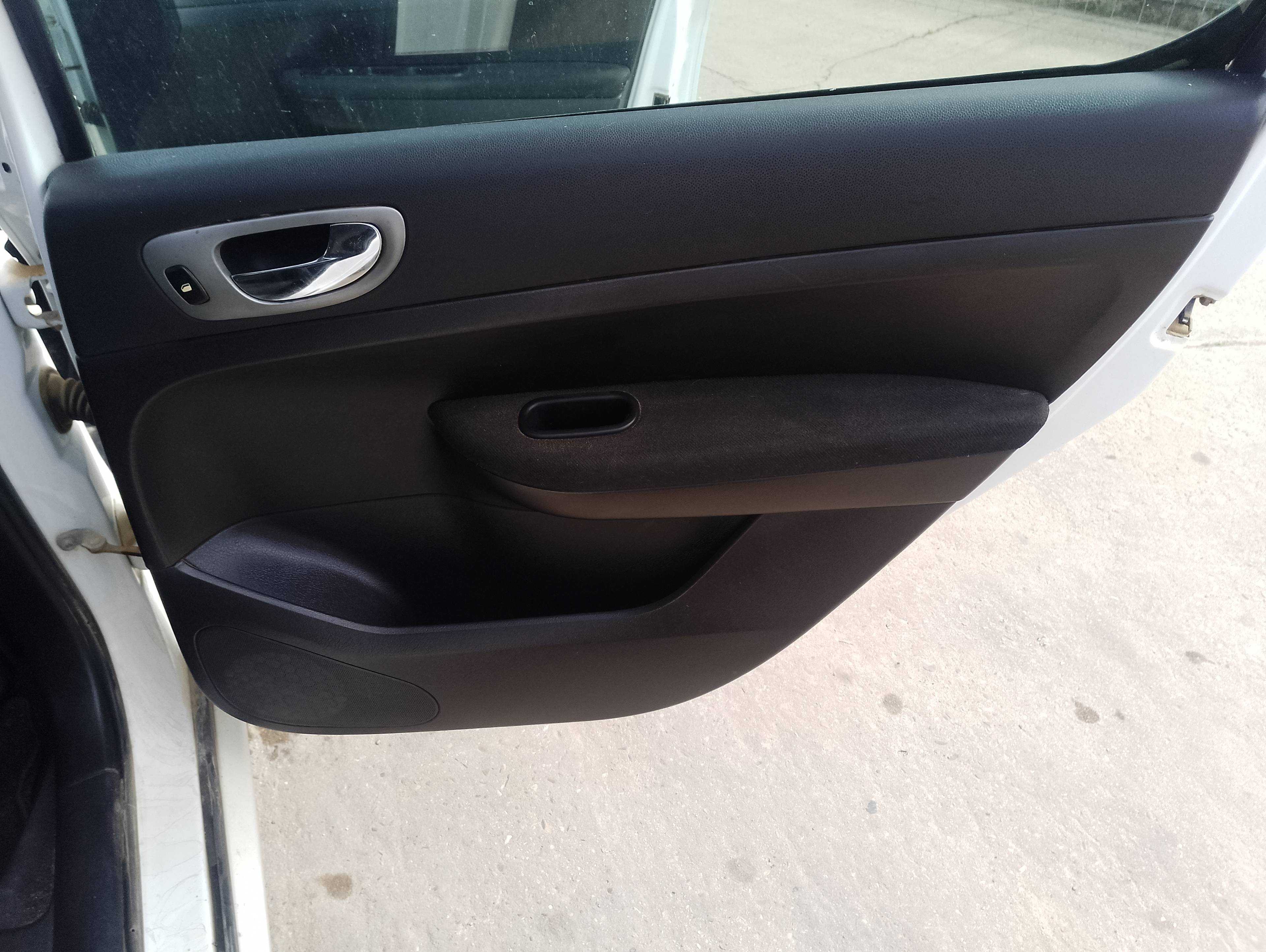 Recambio de guarnecido puerta trasera derecha para peugeot 307 (s1) xr clim plus referencia OEM IAM   
