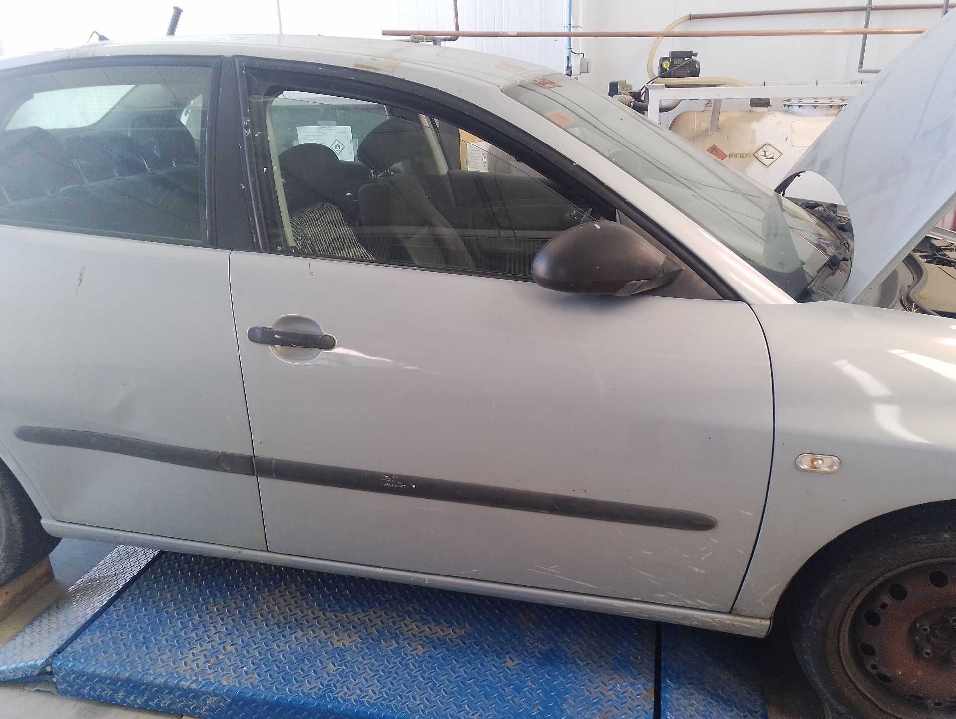 Recambio de puerta delantera derecha para seat cordoba (6l2) 1.4 16v referencia OEM IAM 6L4831056S  