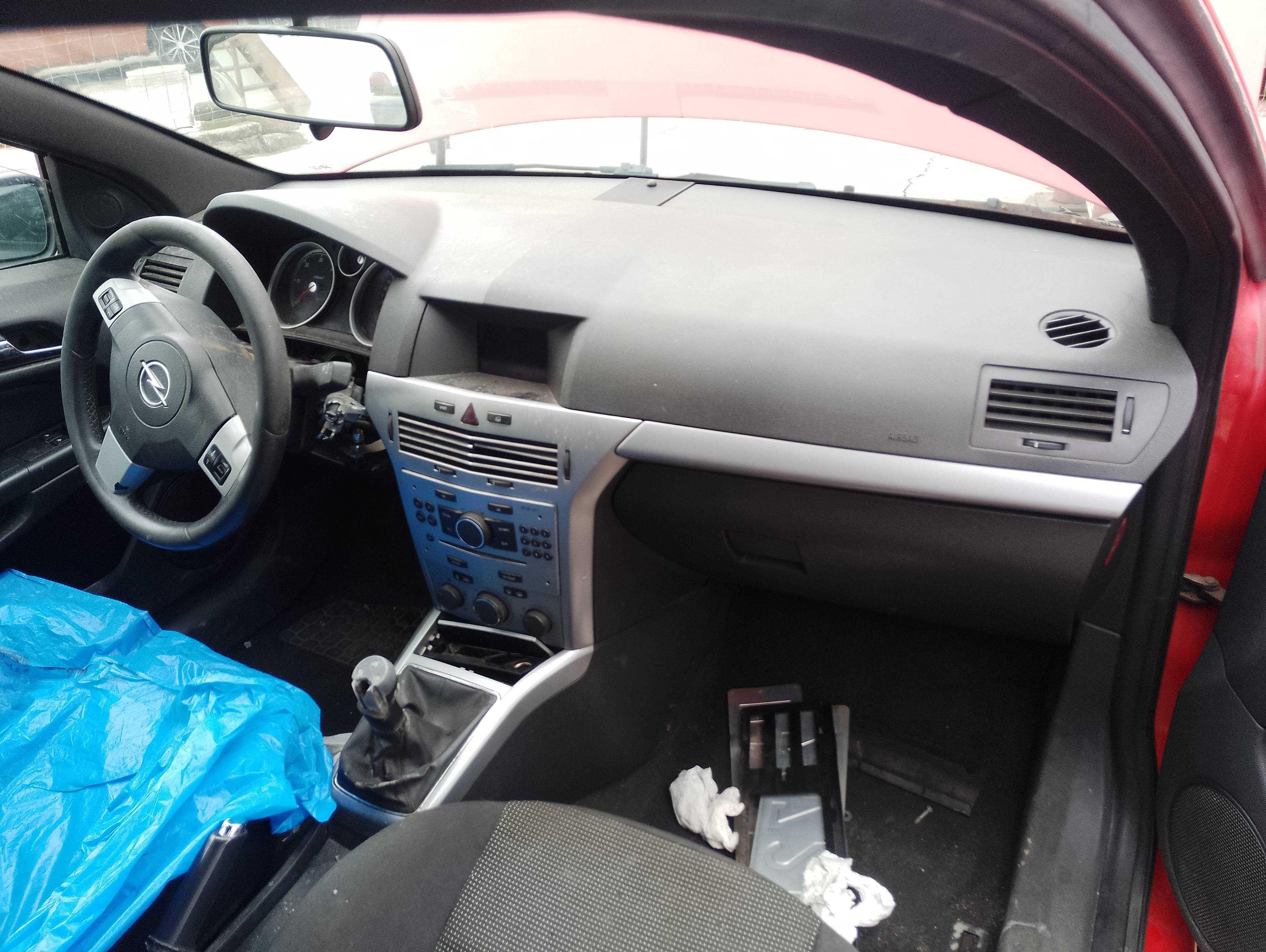 Recambio de salpicadero para opel astra gtc cosmo referencia OEM IAM   