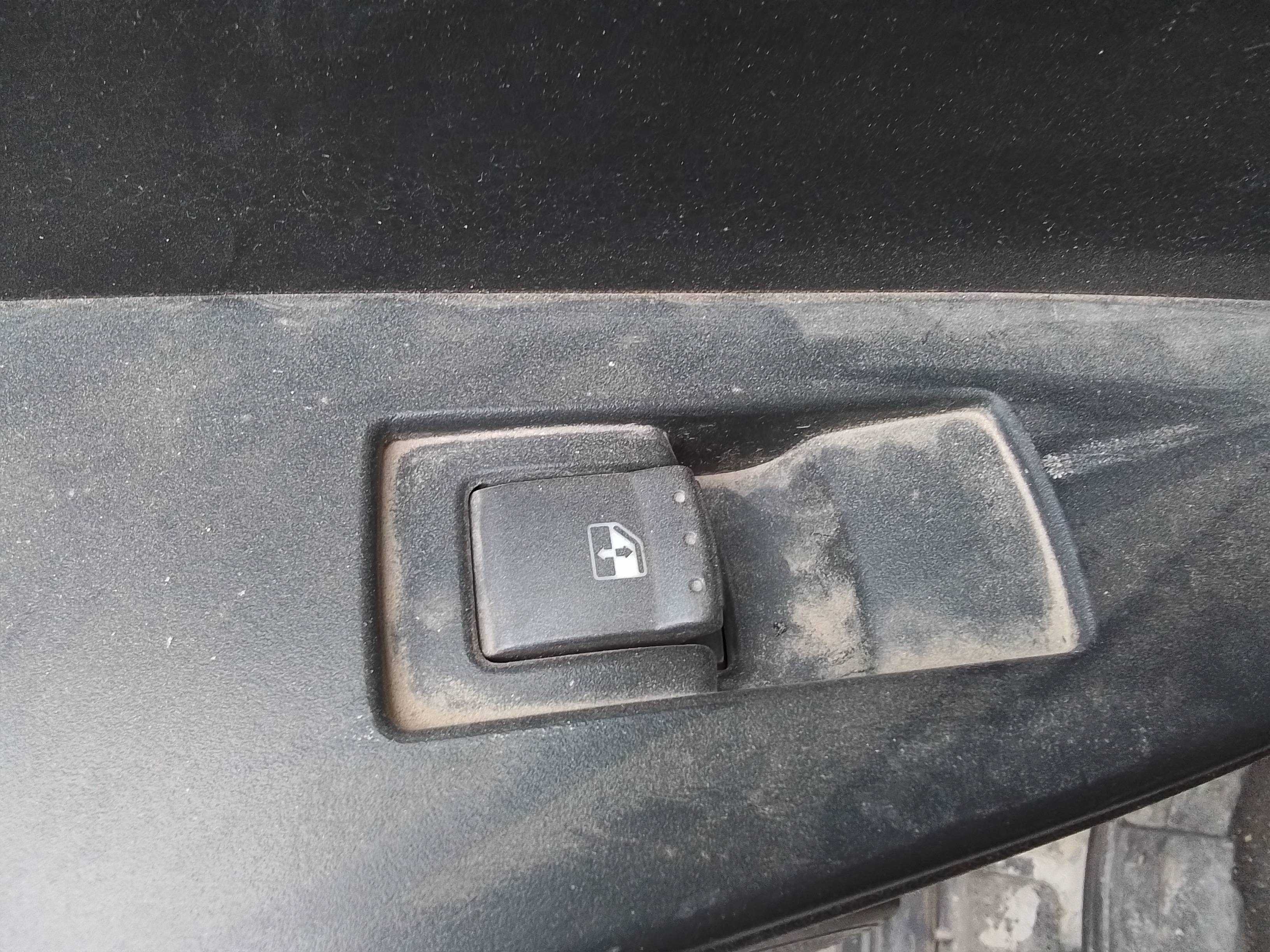 Recambio de mando elevalunas trasero izquierdo para ssangyong kyron 2.0 referencia OEM IAM   