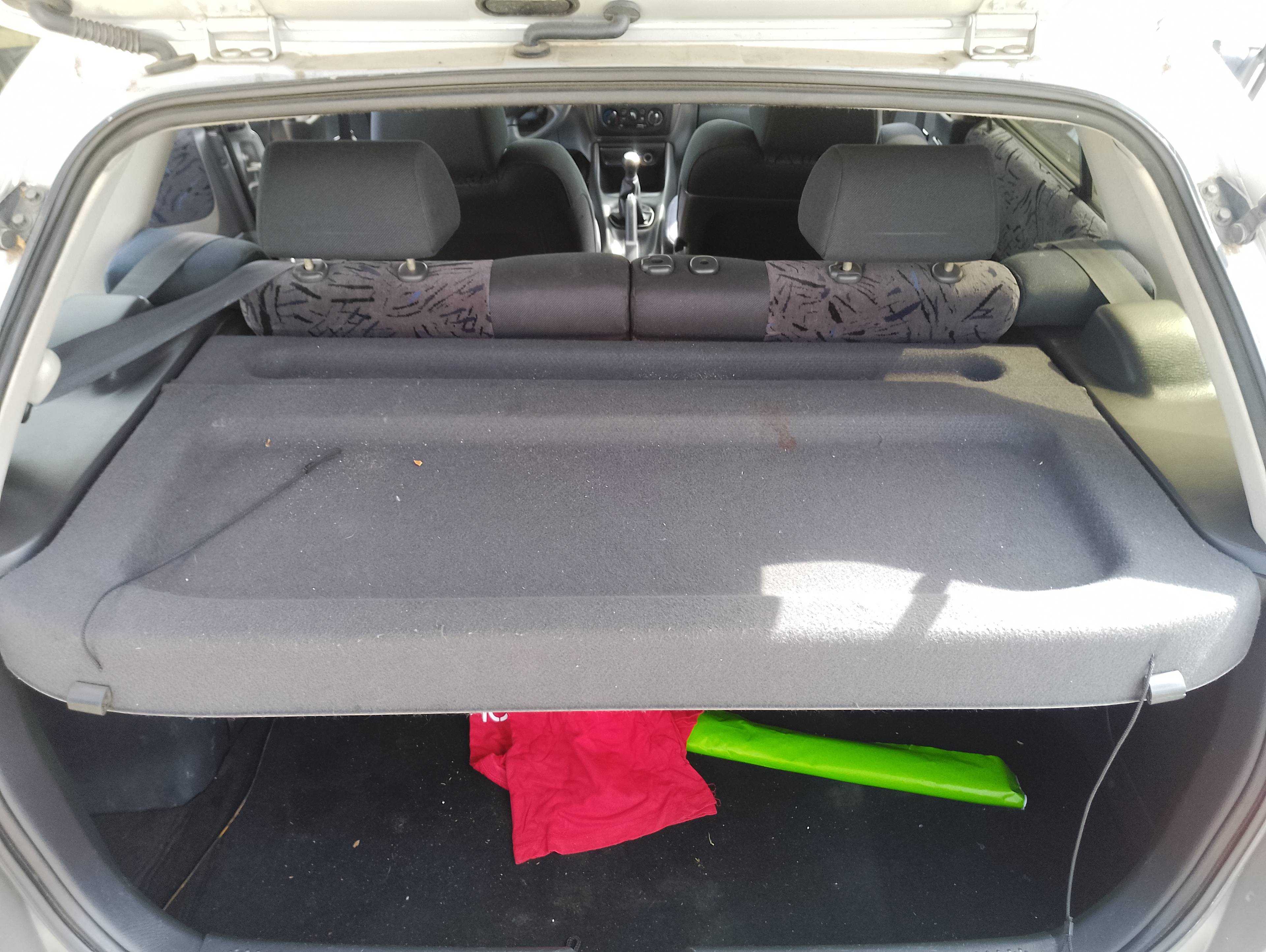 Recambio de bandeja trasera para mazda 323 berlina f/s (bj) 2.0 d f glx referencia OEM IAM   