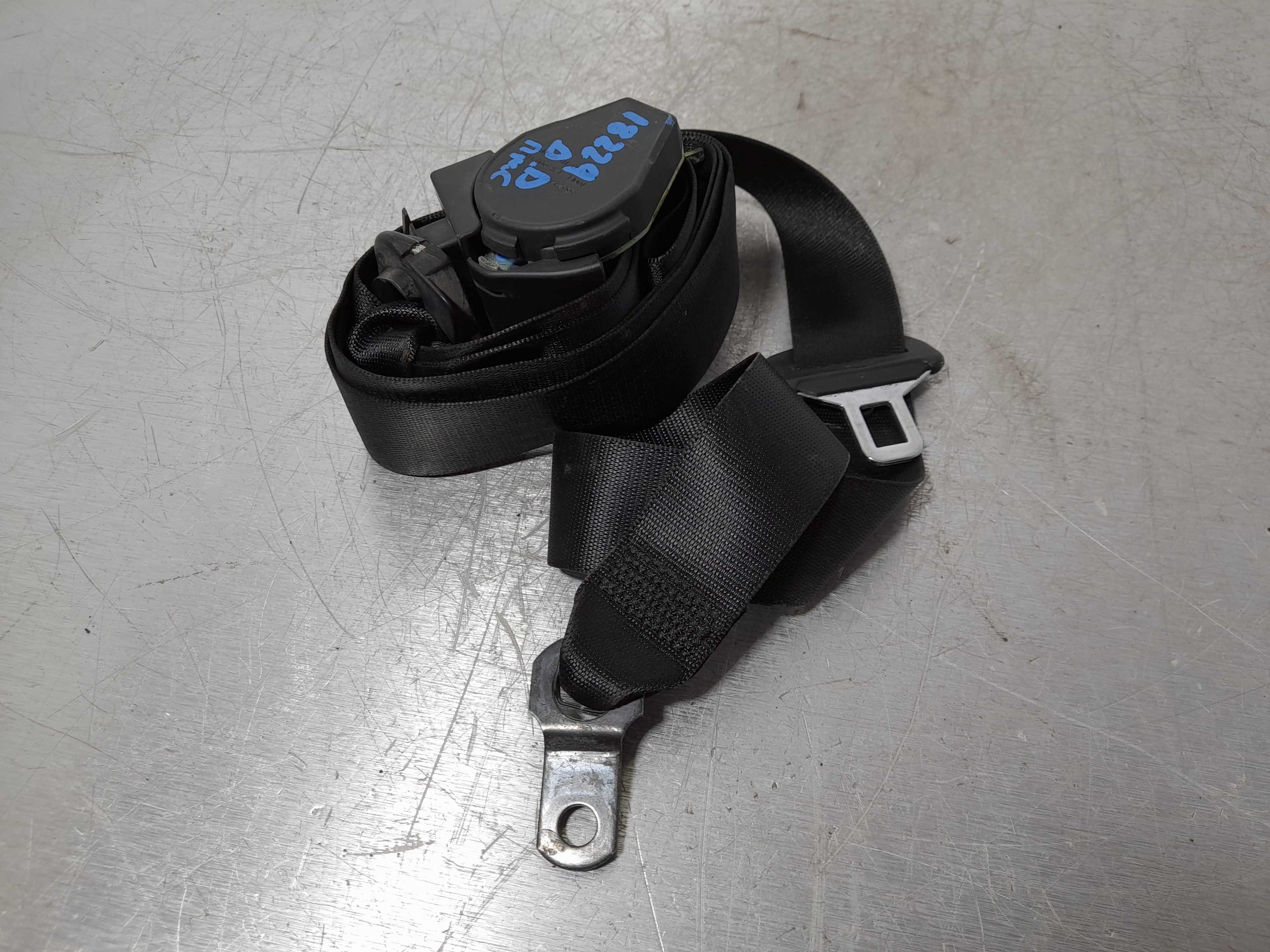Recambio de cinturon seguridad delantero izquierdo para bmw serie 3 berlina (e46) 320d referencia OEM IAM   