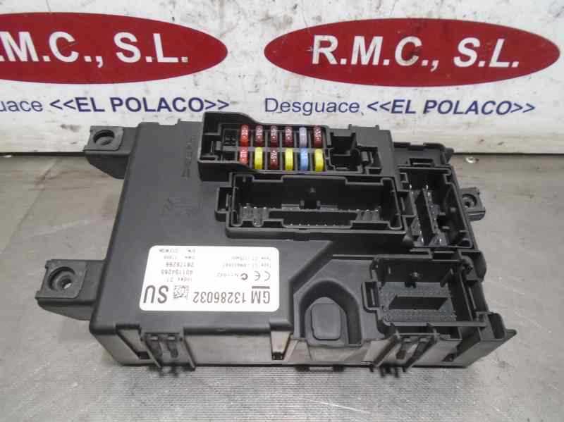 Recambio de caja reles / fusibles para opel corsa d cosmo referencia OEM IAM 13286032  