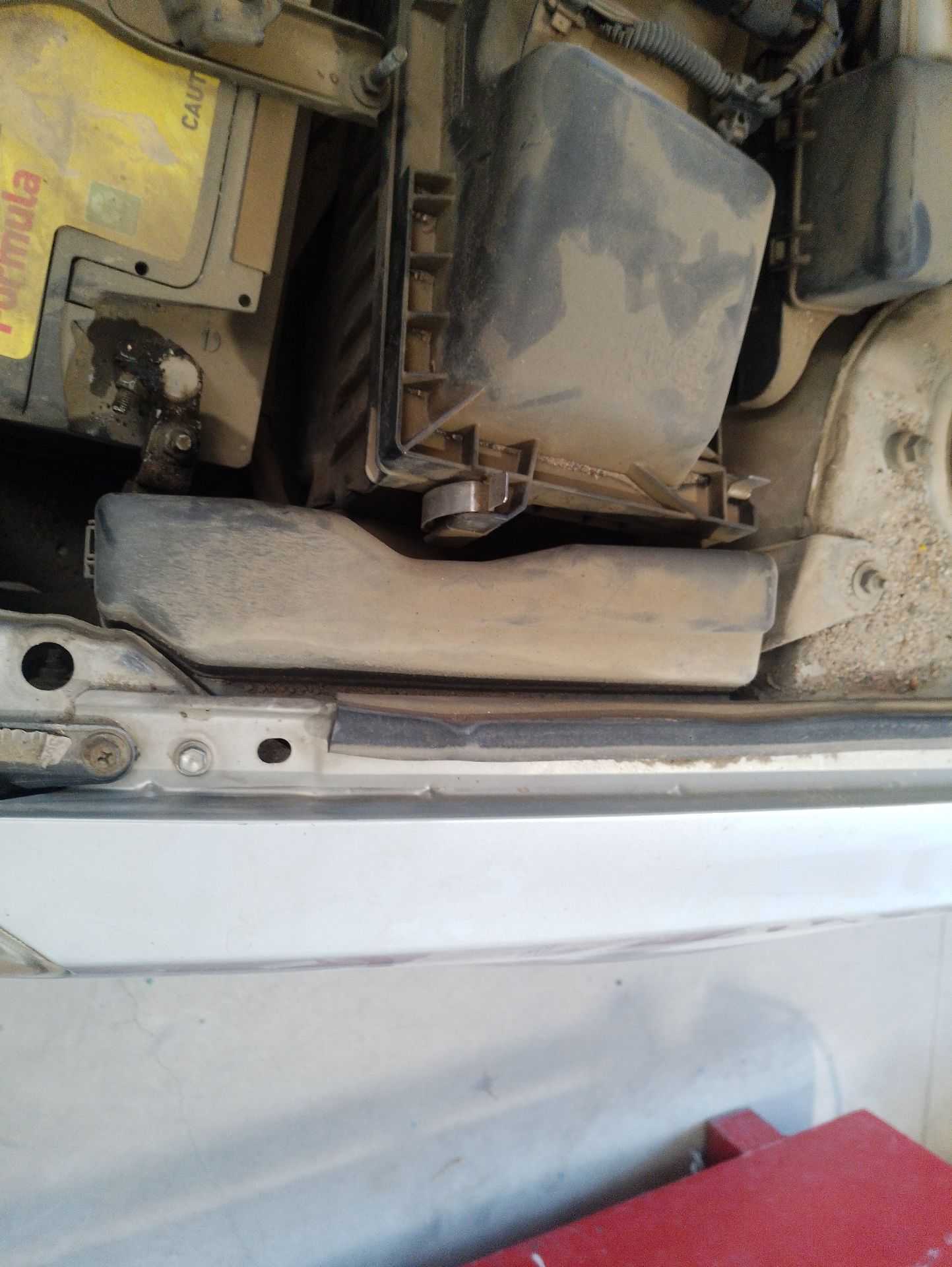Recambio de caja fusibles izquierda para toyota avensis station wagon (_t25_) 2.2 d-4d (adt251_) referencia OEM IAM 8274120060  