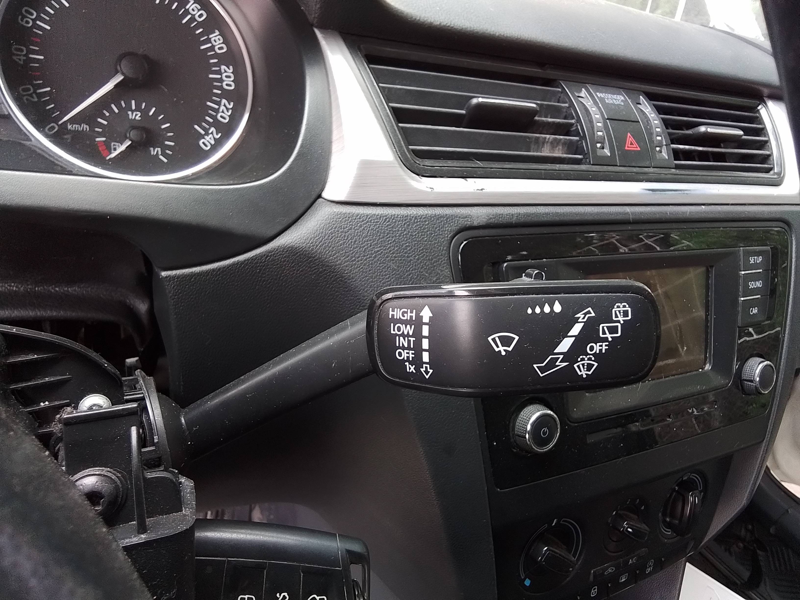 Recambio de mando limpia para skoda rapid active referencia OEM IAM   