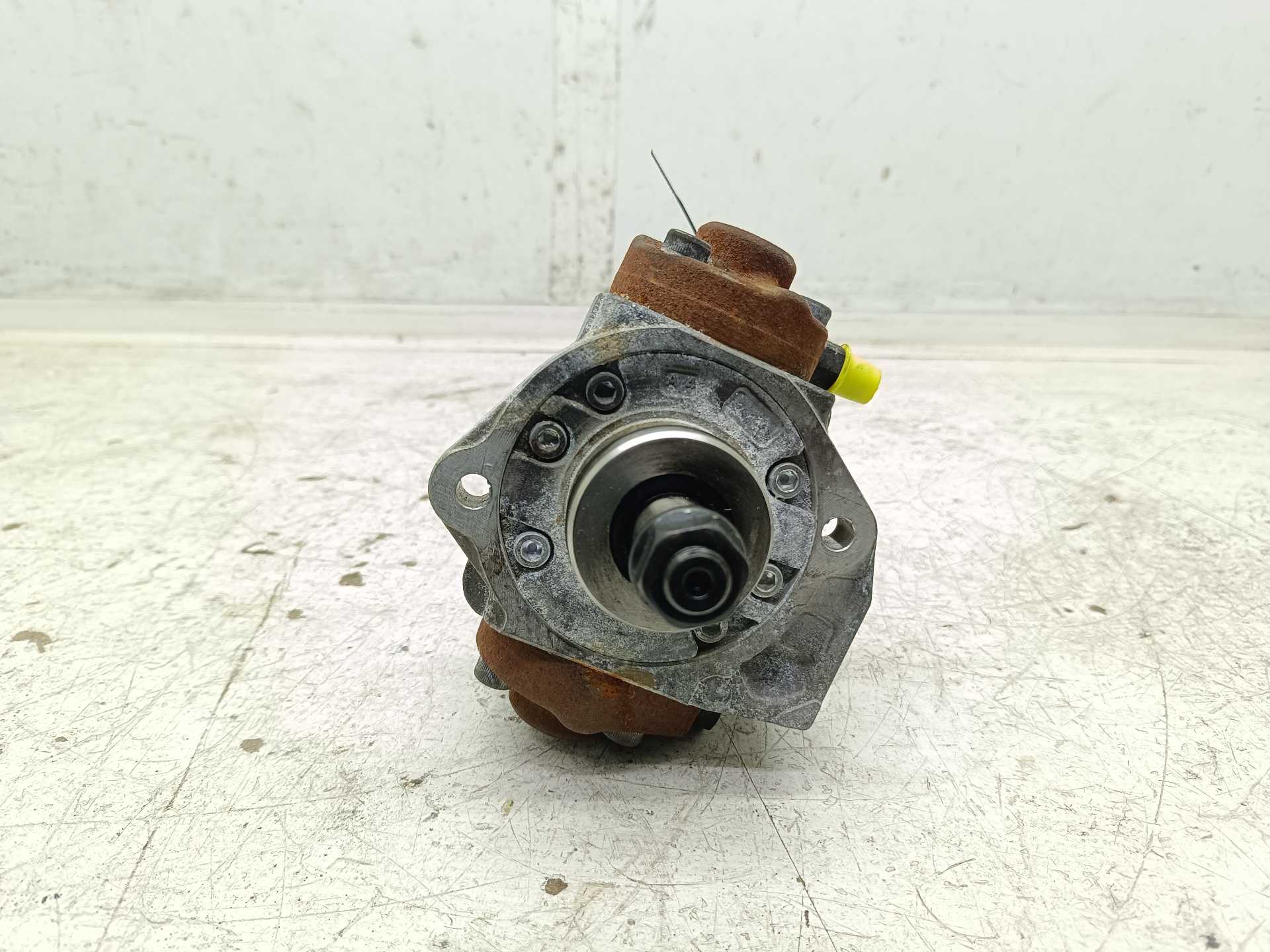 Recambio de bomba inyeccion para opel astra j lim. excellence referencia OEM IAM 55570040 HU2940001470 