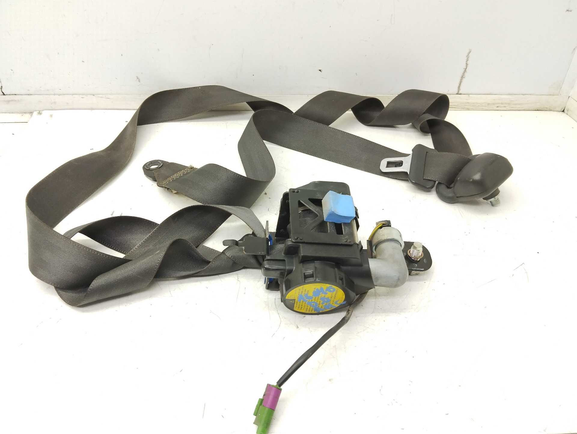 Recambio de cinturon seguridad delantero derecho para chevrolet aveo 1.4 cat referencia OEM IAM E40437132  