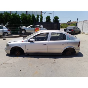 opel astra g berlina del año 2004