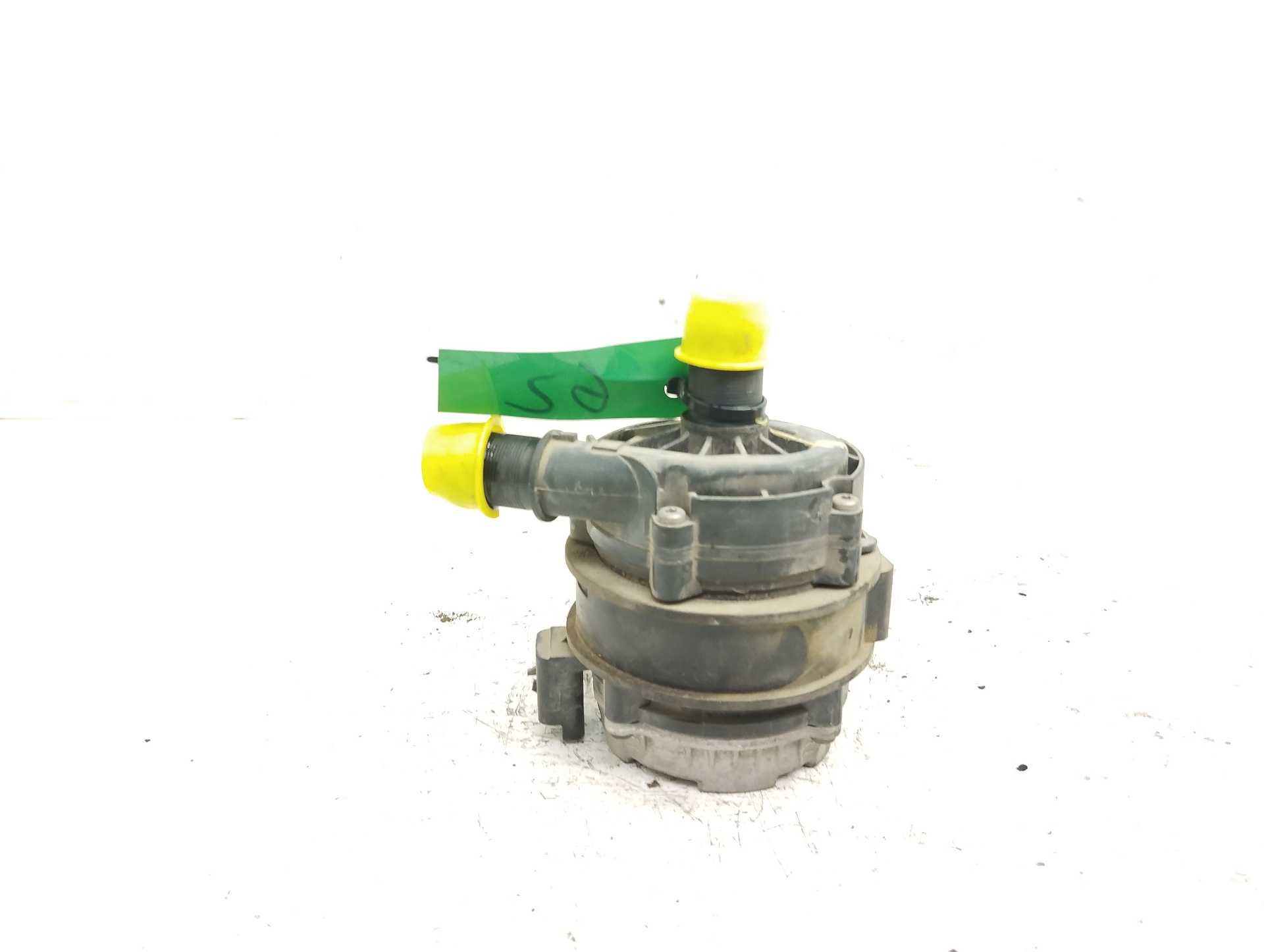 Recambio de bomba agua para dacia sandero aniversario referencia OEM IAM 0392024088  