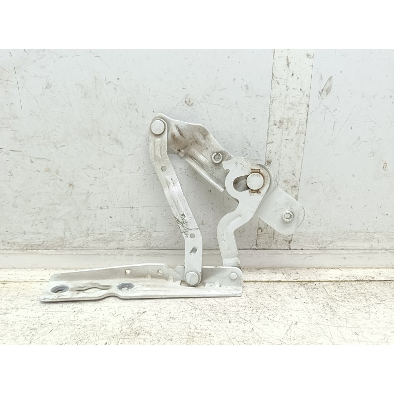 Recambio de bisagra capo izquierda para ford transit connect furgon 200 l1 ambiente referencia OEM IAM AM5116801AH  