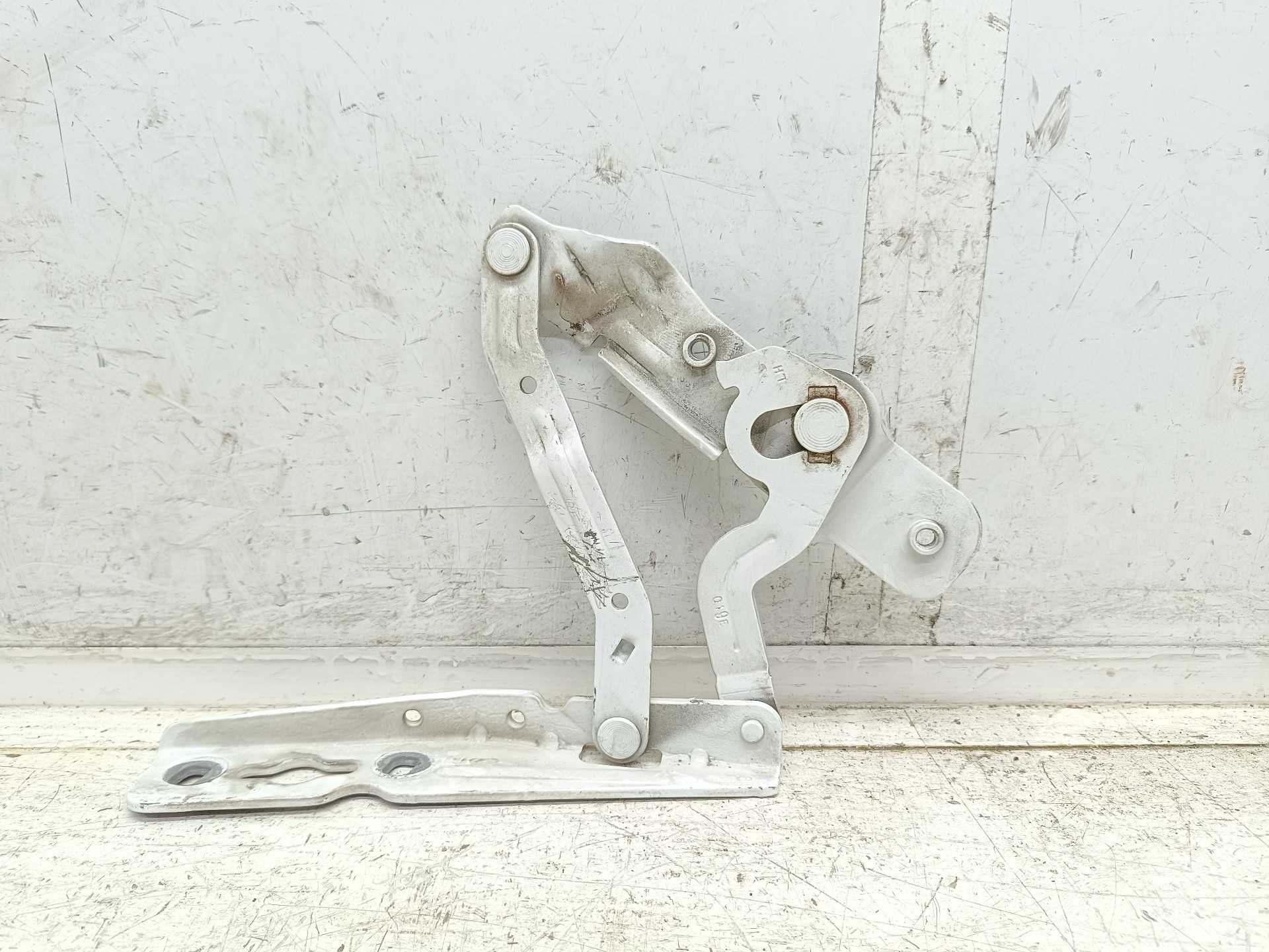 Recambio de bisagra capo izquierda para ford transit connect furgon 200 l1 ambiente referencia OEM IAM AM5116801AH  