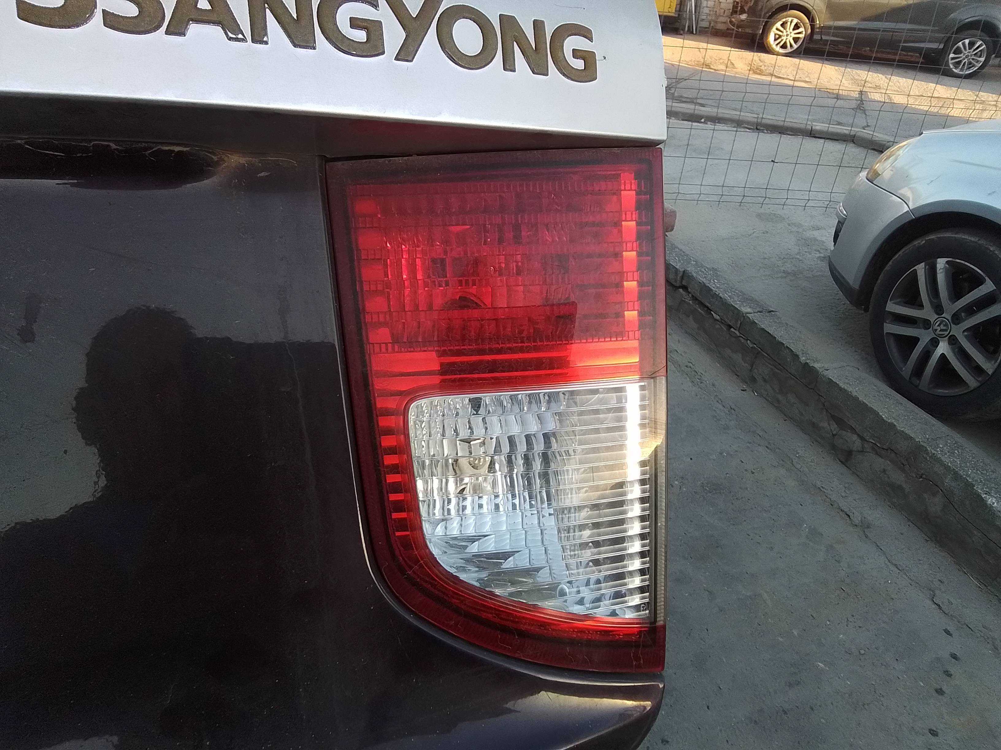 Recambio de piloto porton trasero derecho para ssangyong kyron 200 xdi limited referencia OEM IAM   
