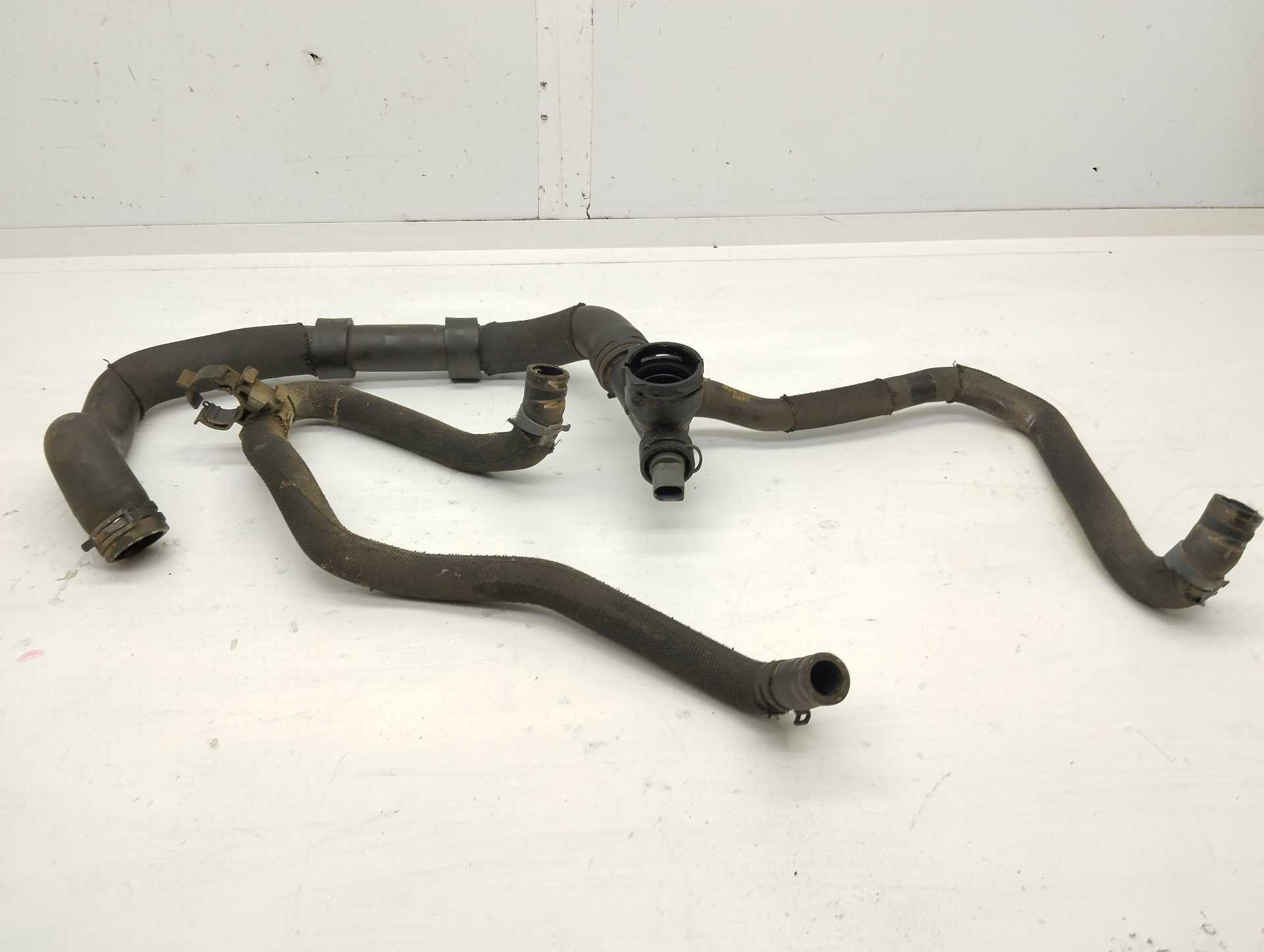 Recambio de tubos de agua para volkswagen golf vii lim. 2.0 tsi referencia OEM IAM 5Q0122291BG 5Q0122291 